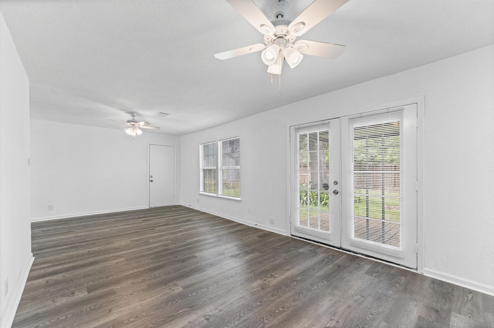 Kingsdale Dr, Deer Park, TX 77536 #1