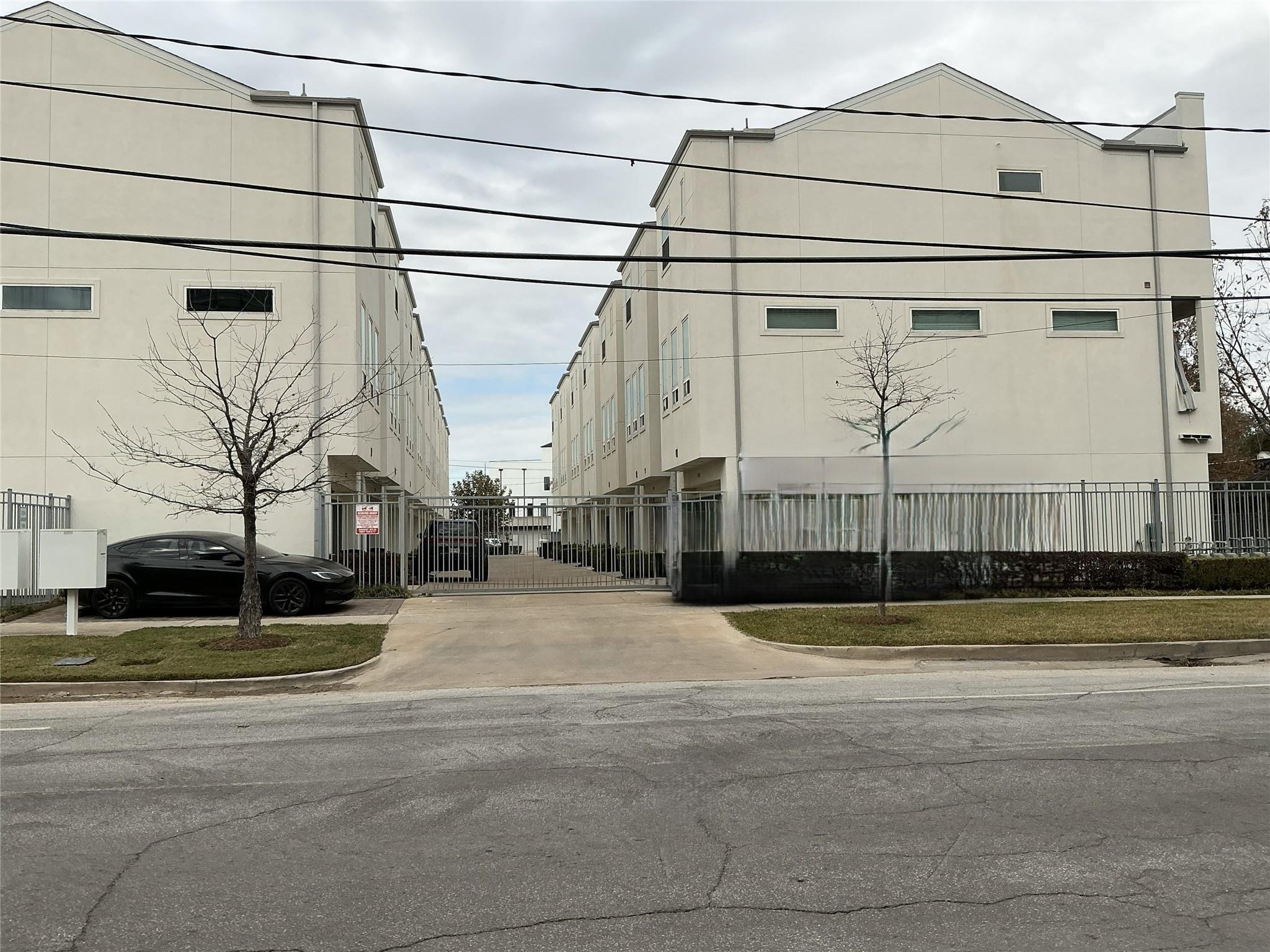Leeland St, Houston, TX 77003