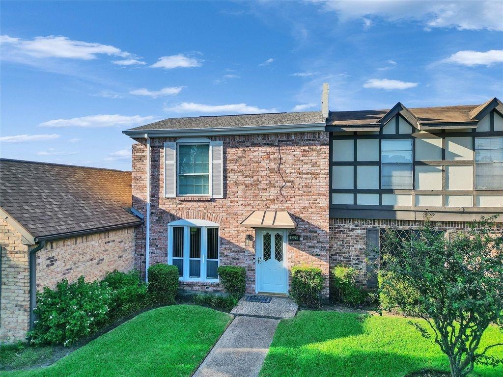 Town Cir, Baytown, TX 77520
