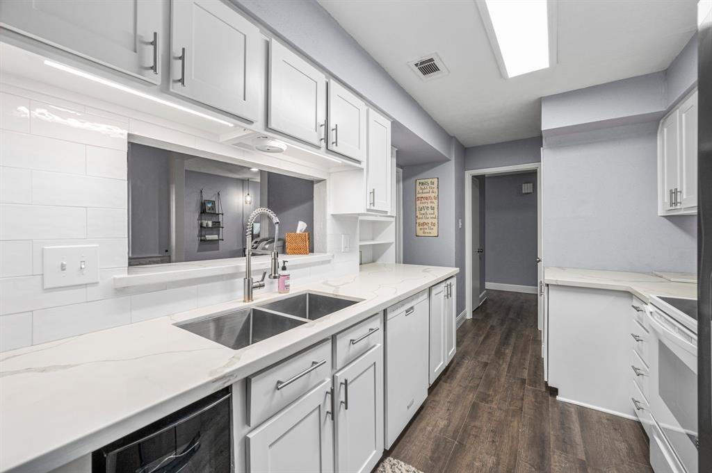 Country Place Dr, Houston, TX 77079