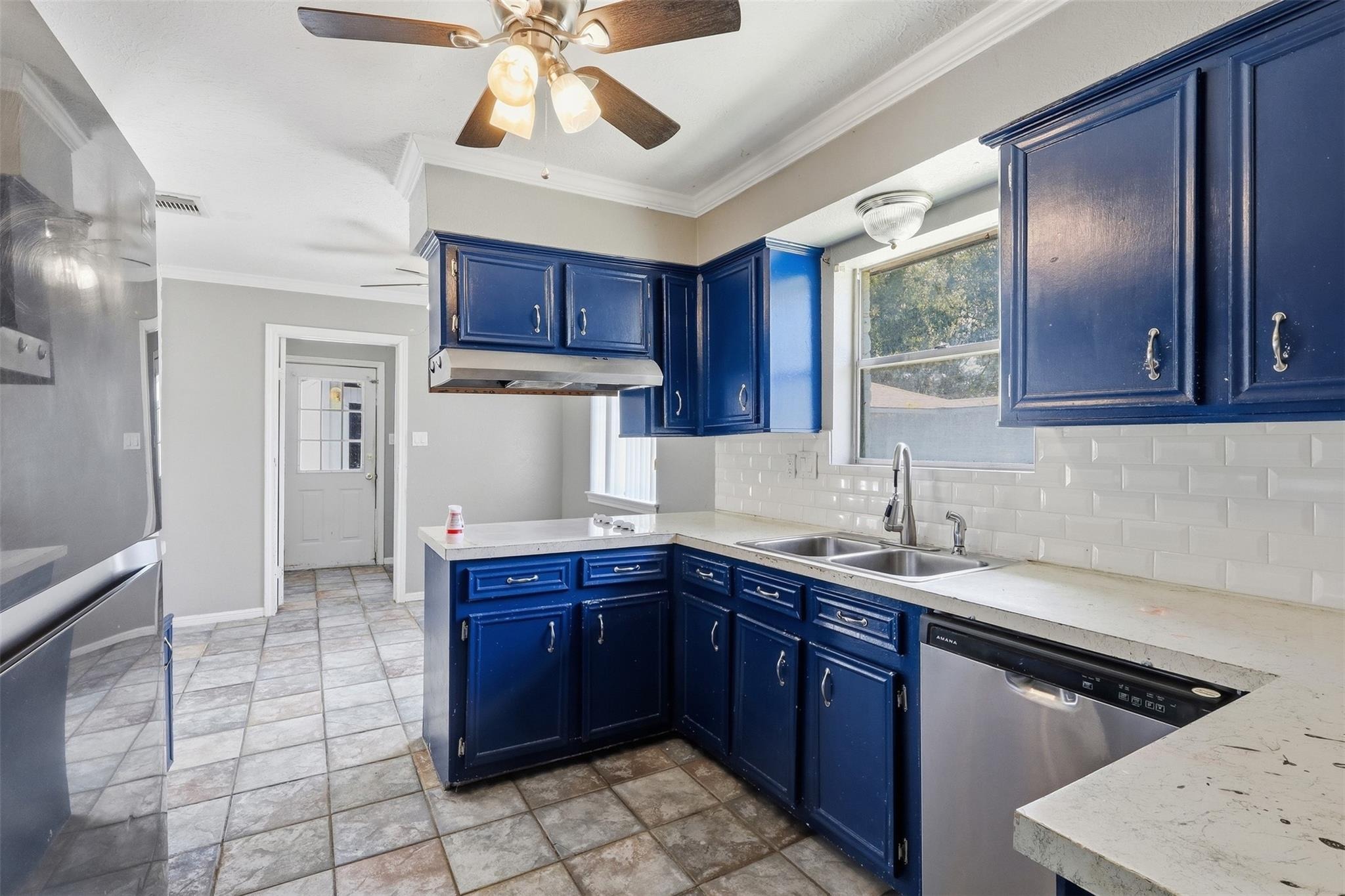 Dawn Hill Dr, Friendswood, TX 77546 #1