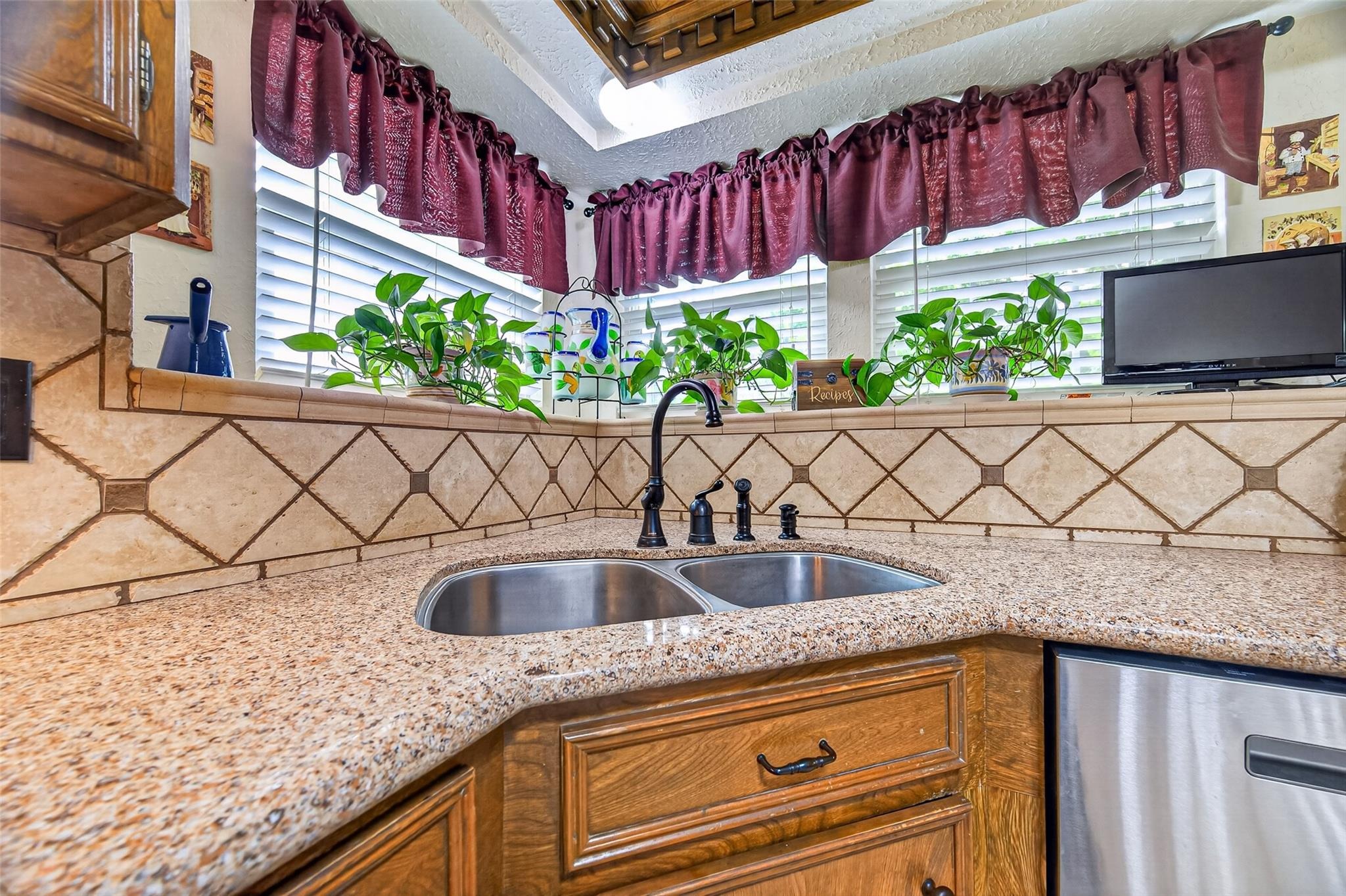 Lakeview Dr, Jersey Village, TX 77040 #1