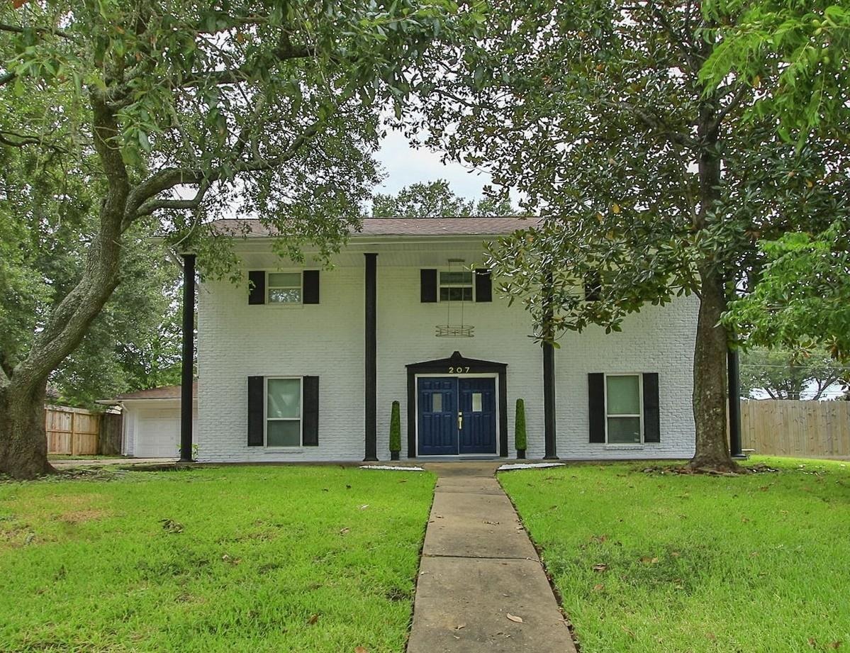 Burgundy Ln, League City, TX 77573
