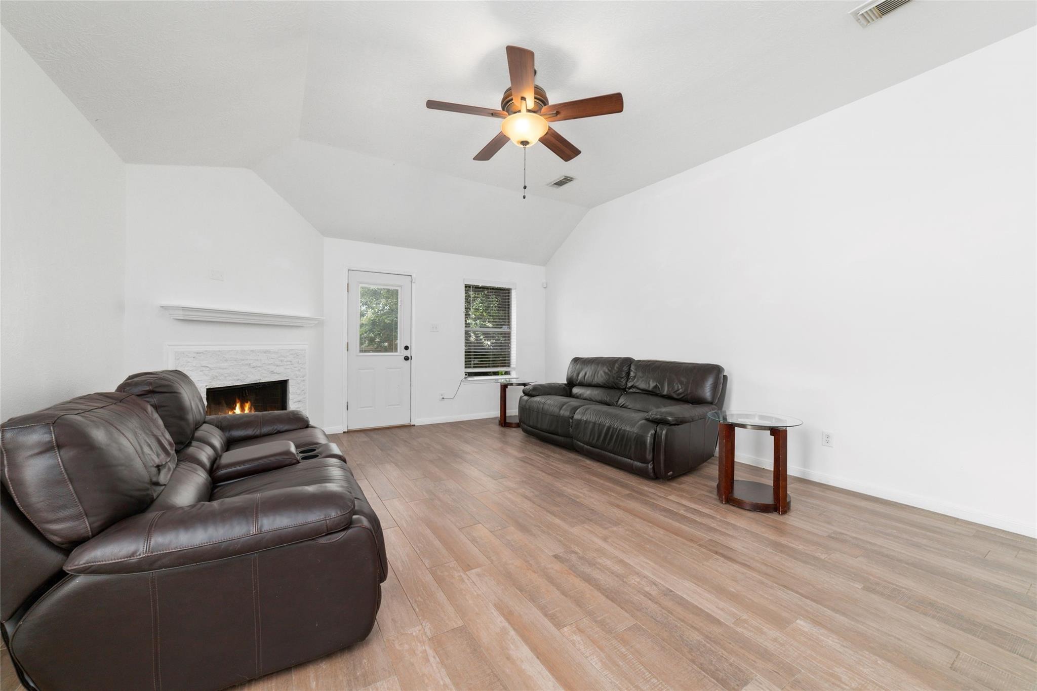 Trail Meadow Ln, Rosharon, TX 77583 #1
