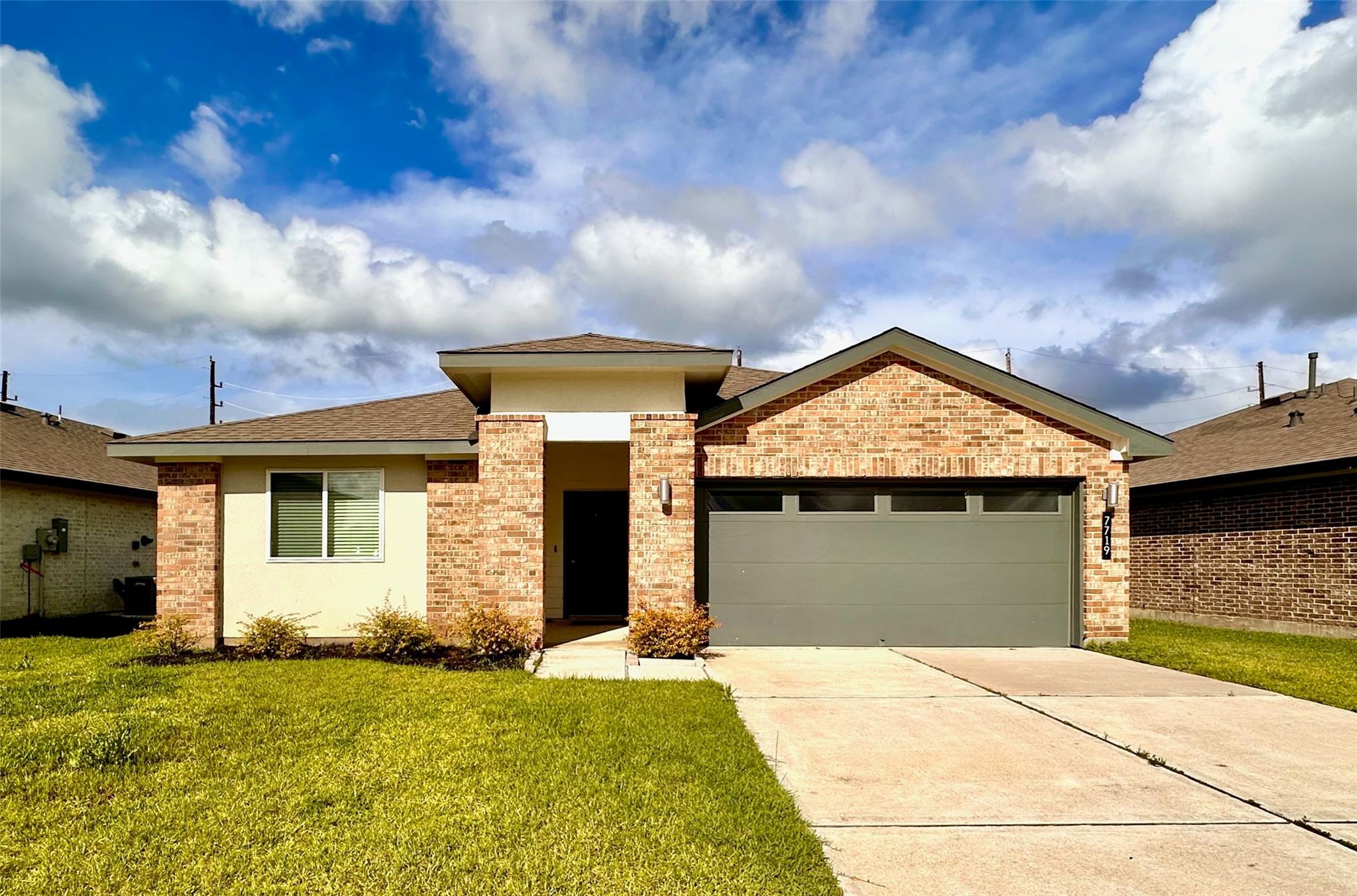 Suffolk Valley Ln, Rosharon, TX 77583