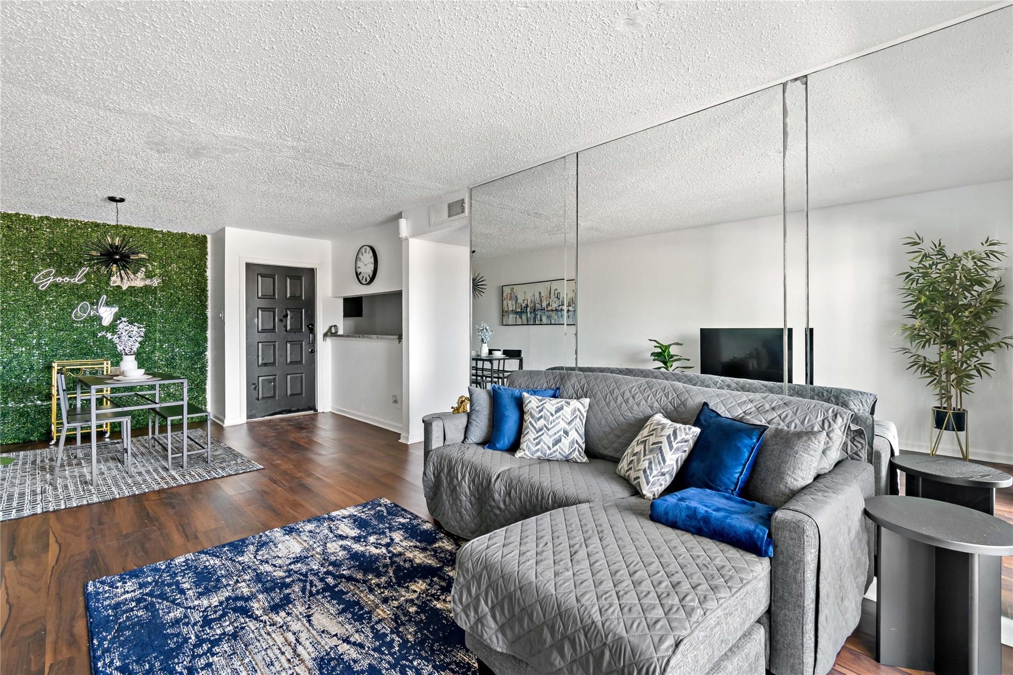 Bartell Dr, Houston, TX 77054