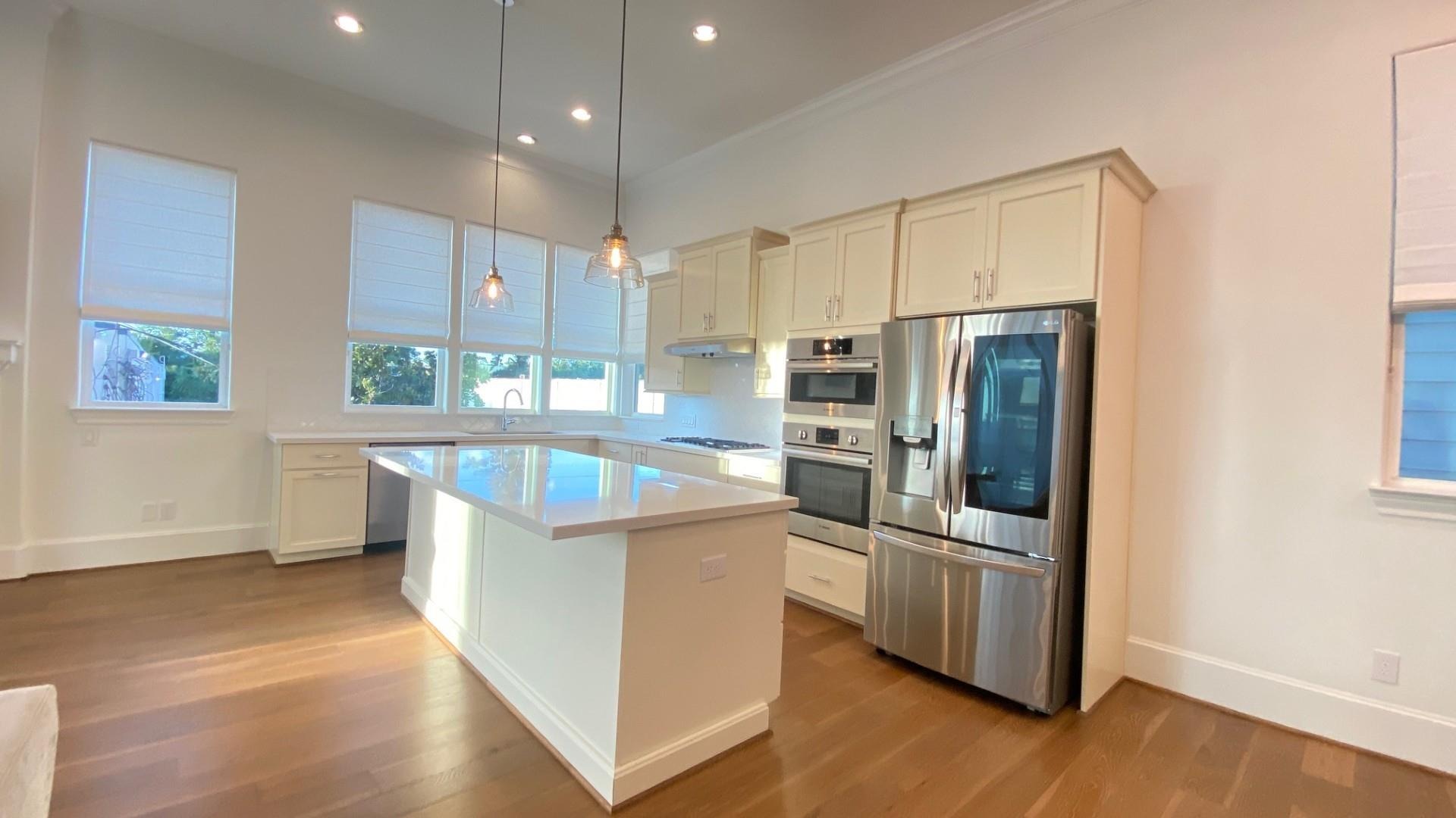 Lou Ellen Ln, Houston, TX 77018 #1