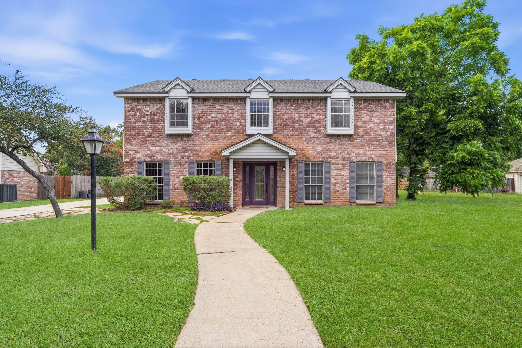 Stillview Dr, Houston, TX 77068
