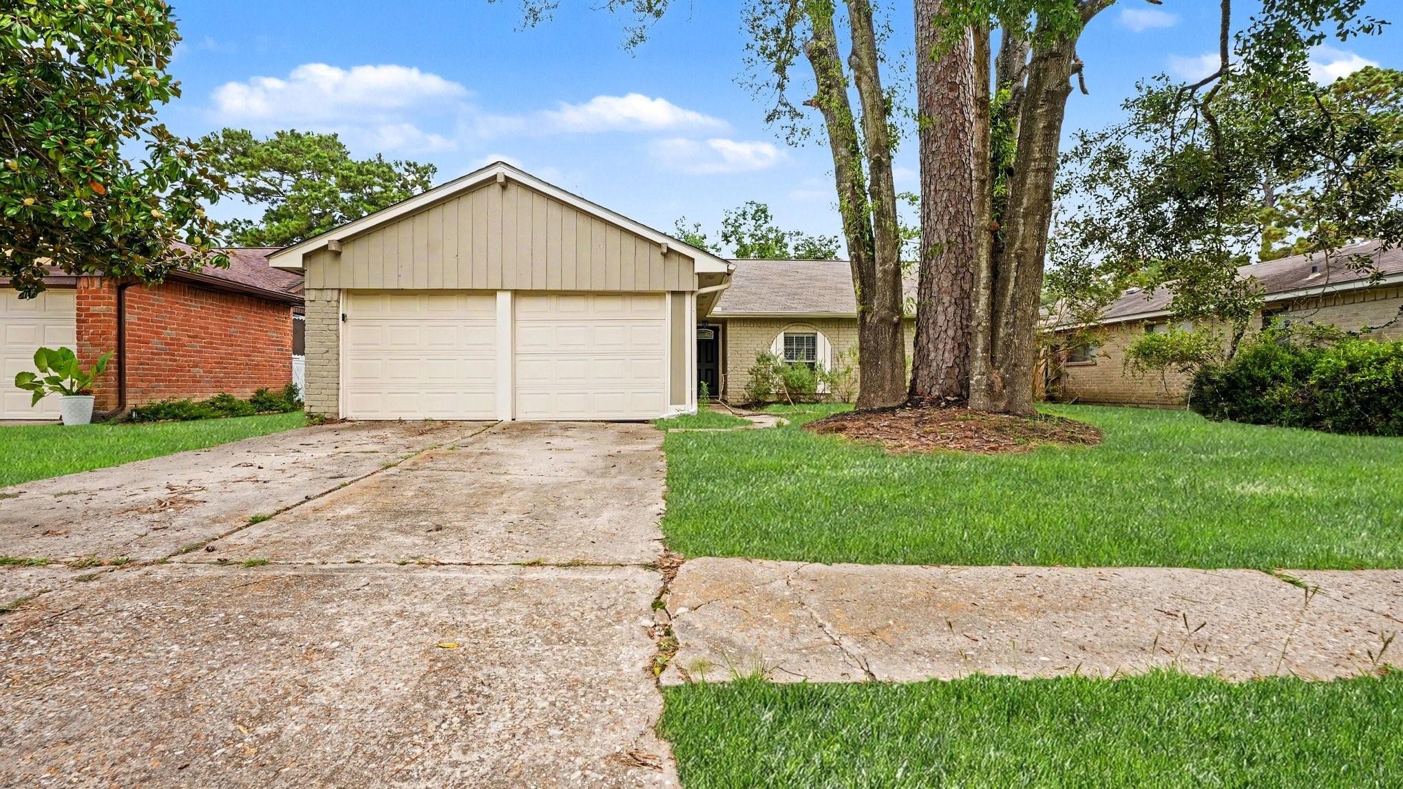 Low Ridge Rd, Spring, TX 77373