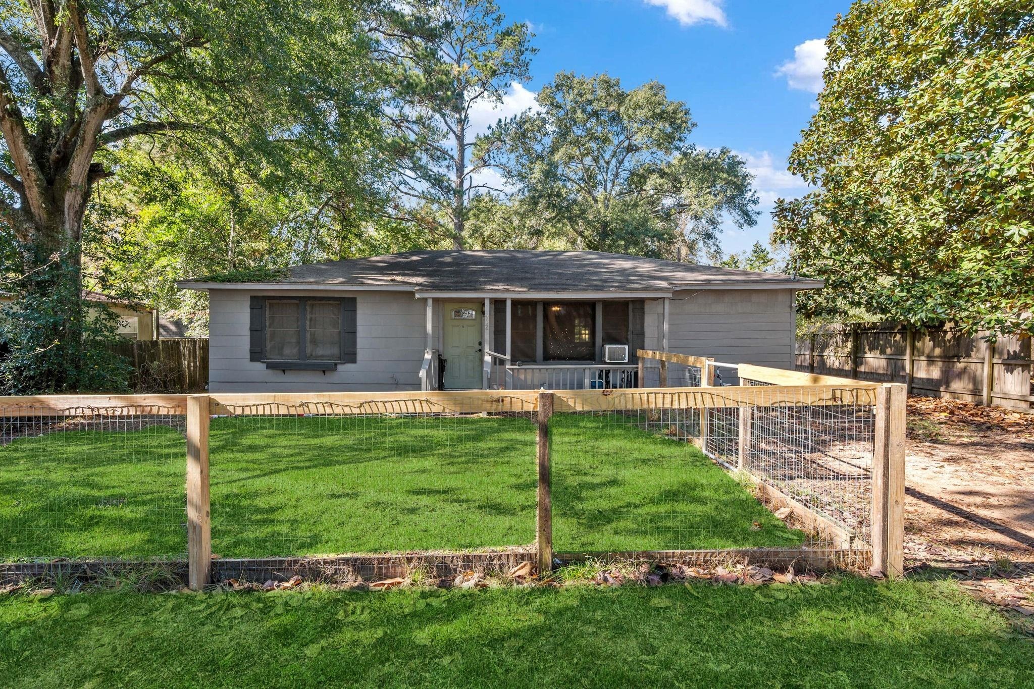 Dunnam Ave, Cleveland, TX 77327