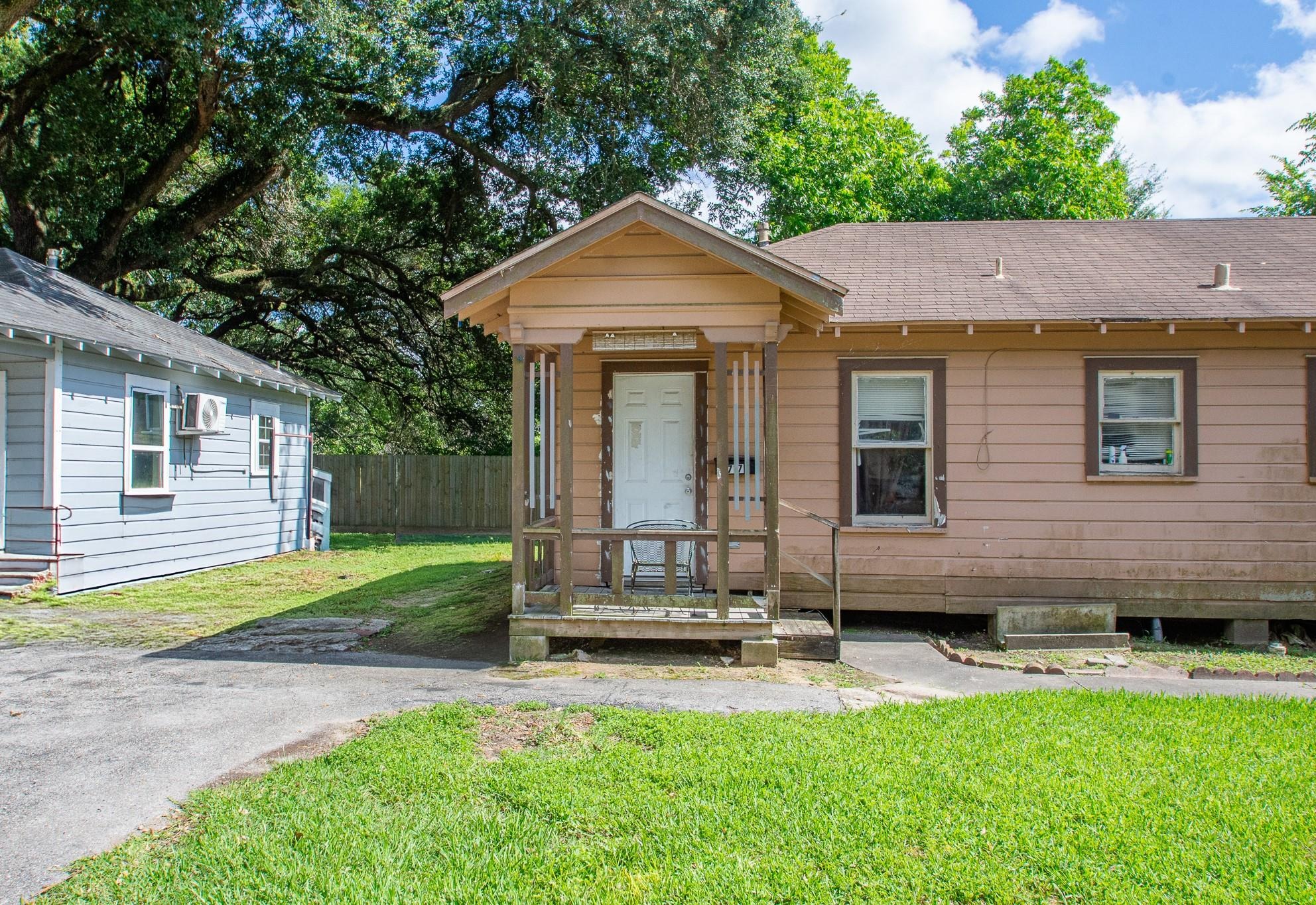Willis St, Alvin, TX 77511 #1