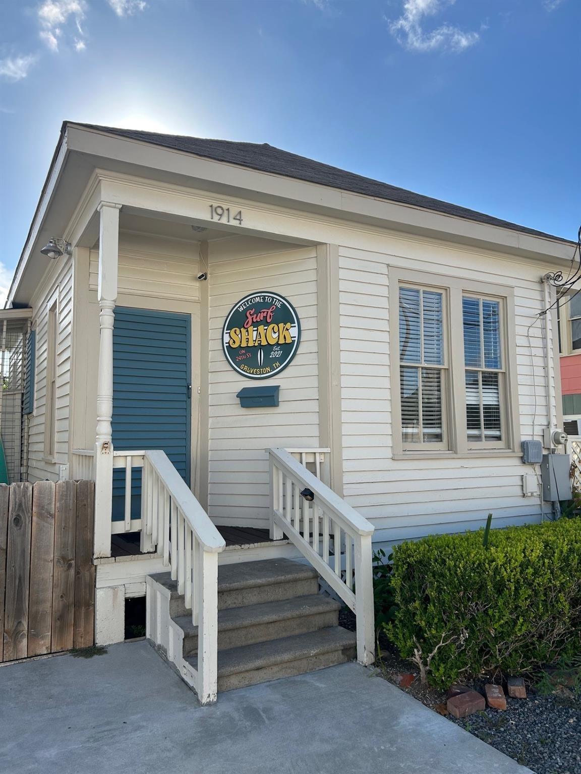 24th St, Galveston, TX 77550