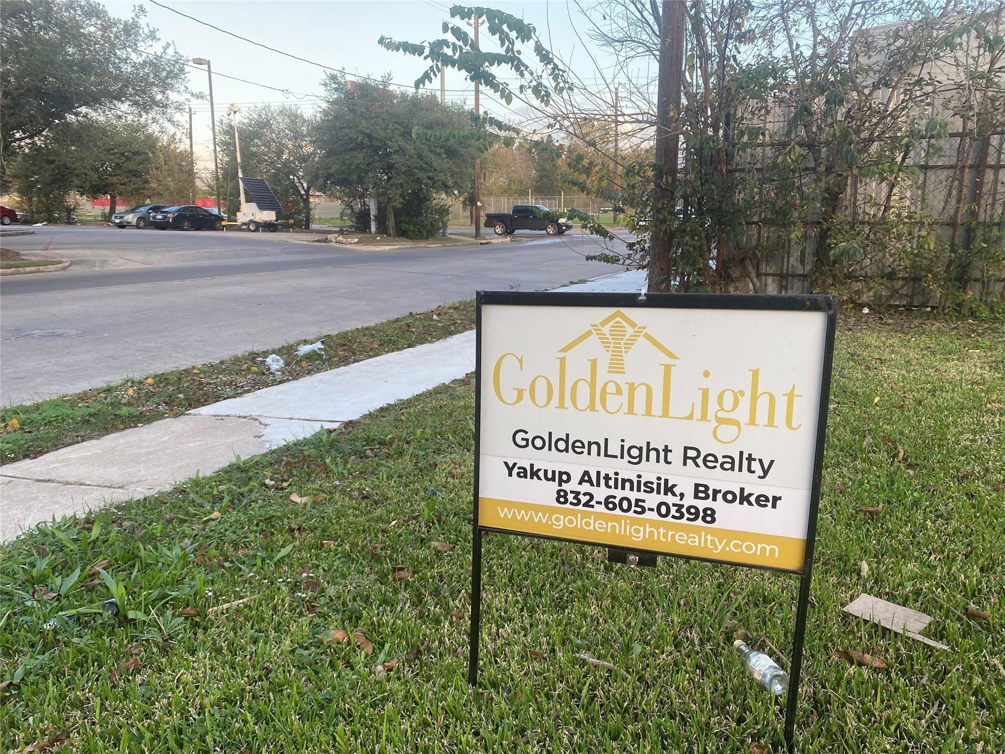 Mainer St, Houston, TX 77021 #1