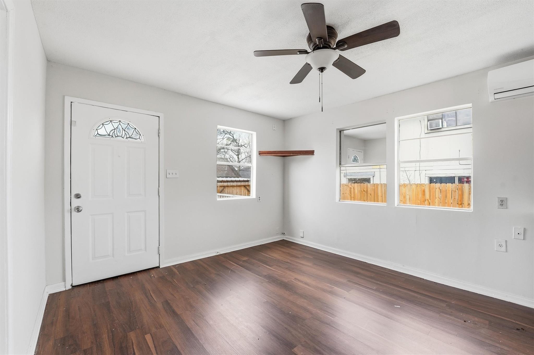Cedar Hill Ln, Houston, TX 77093 #1