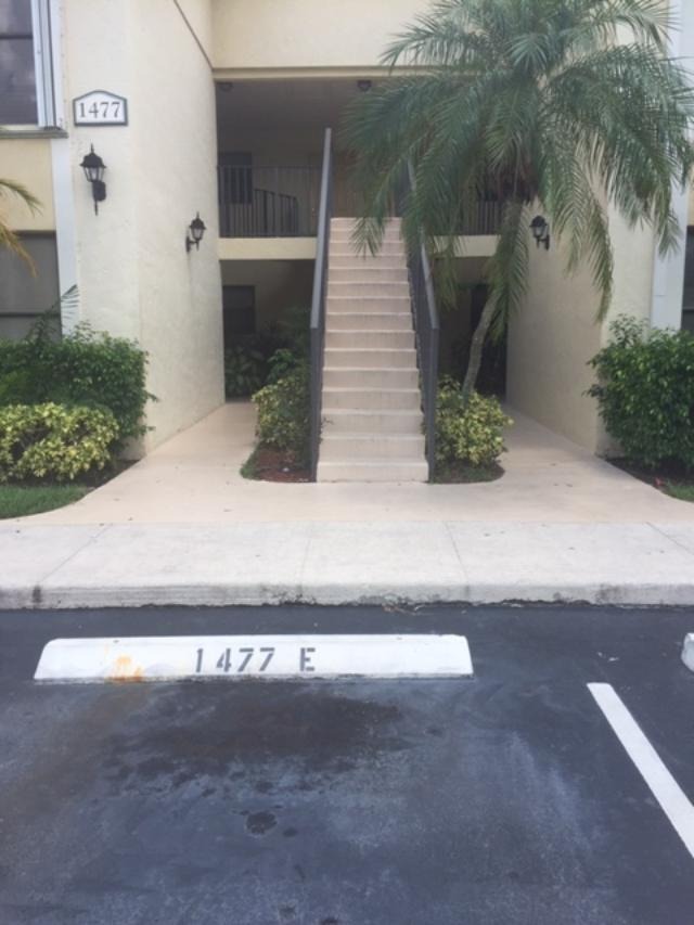 Lake Crystal Dr, West Palm Beach, FL 33411