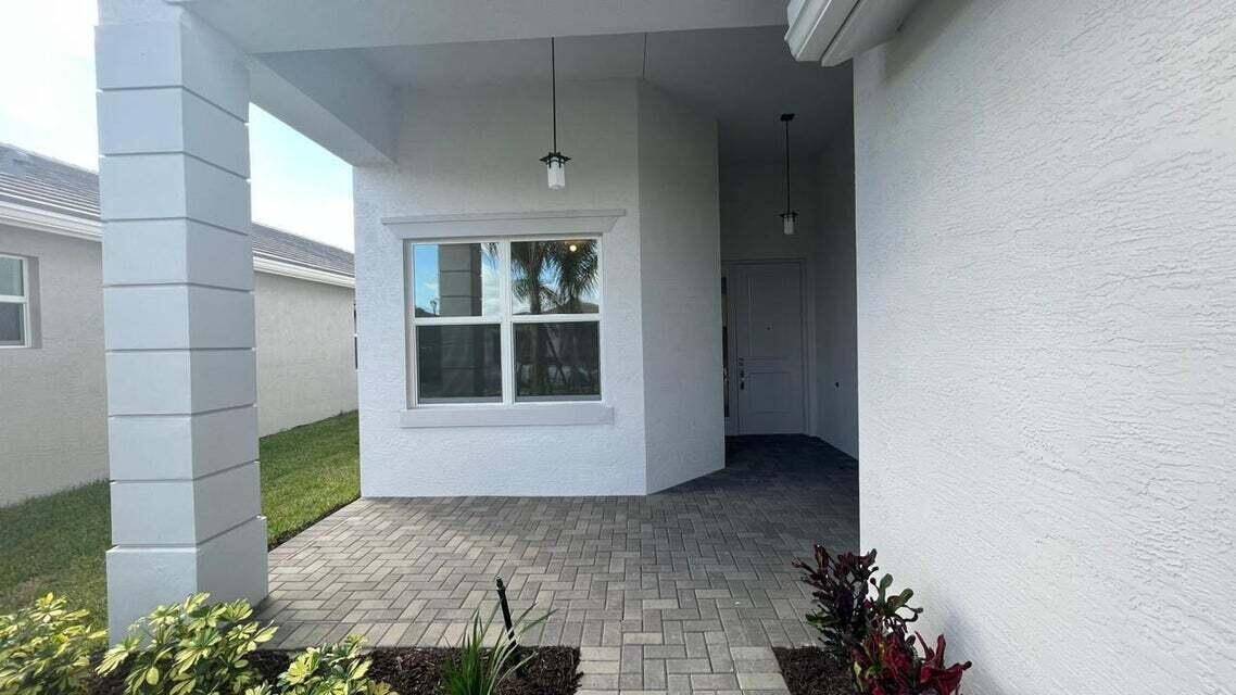 River Rock Rd, Port Saint Lucie, FL 34987