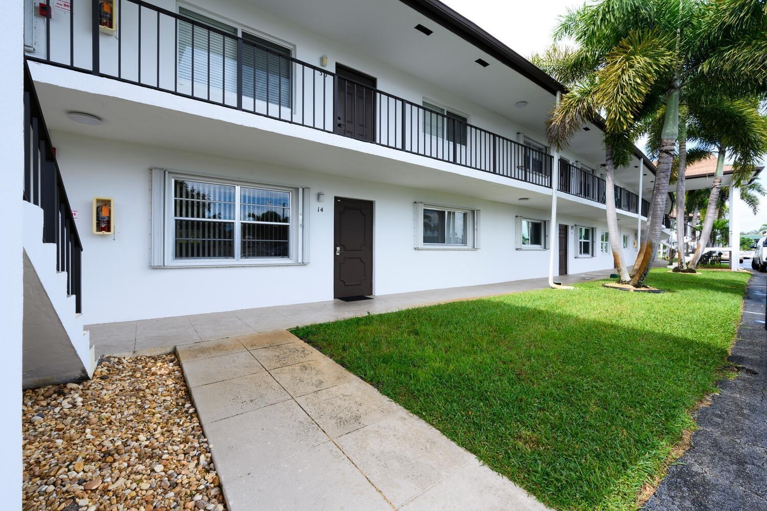 Gardens East Dr, Palm Beach Gardens, FL 33410