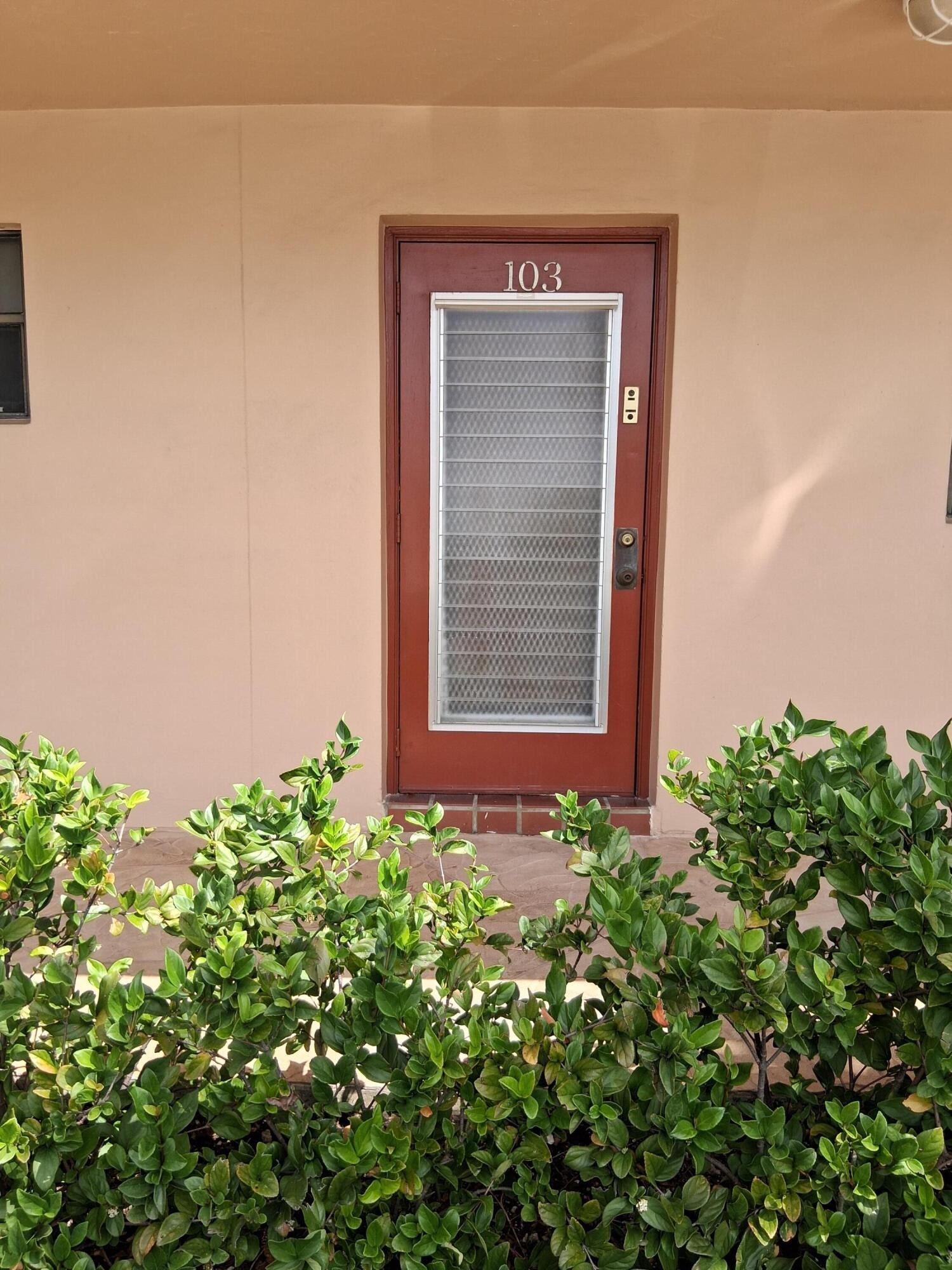 Sunrise Lakes Blvd, Sunrise, FL 33322