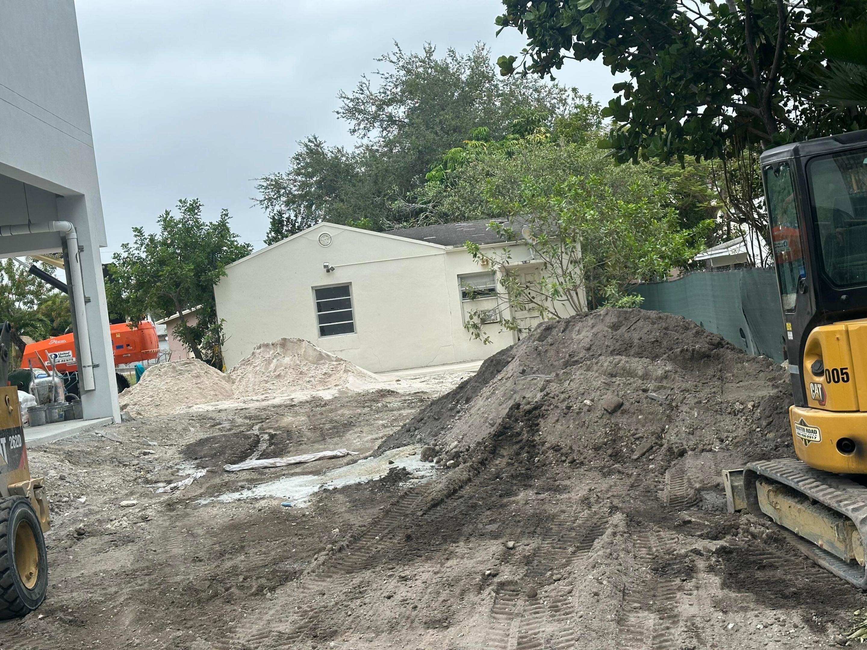 4th St, Hallandale Beach, FL 33009
