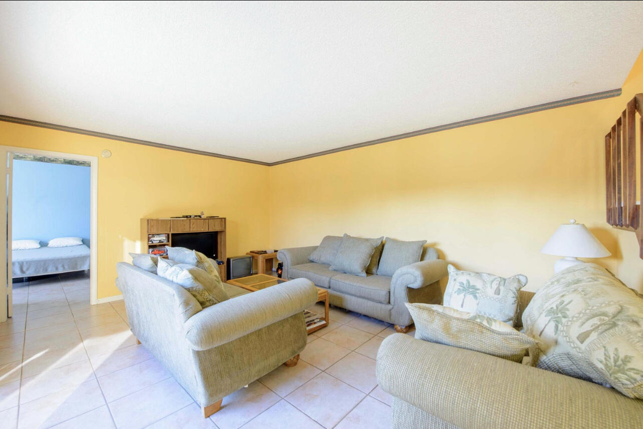 Waterview Cir, Palm Springs, FL 33461 #1