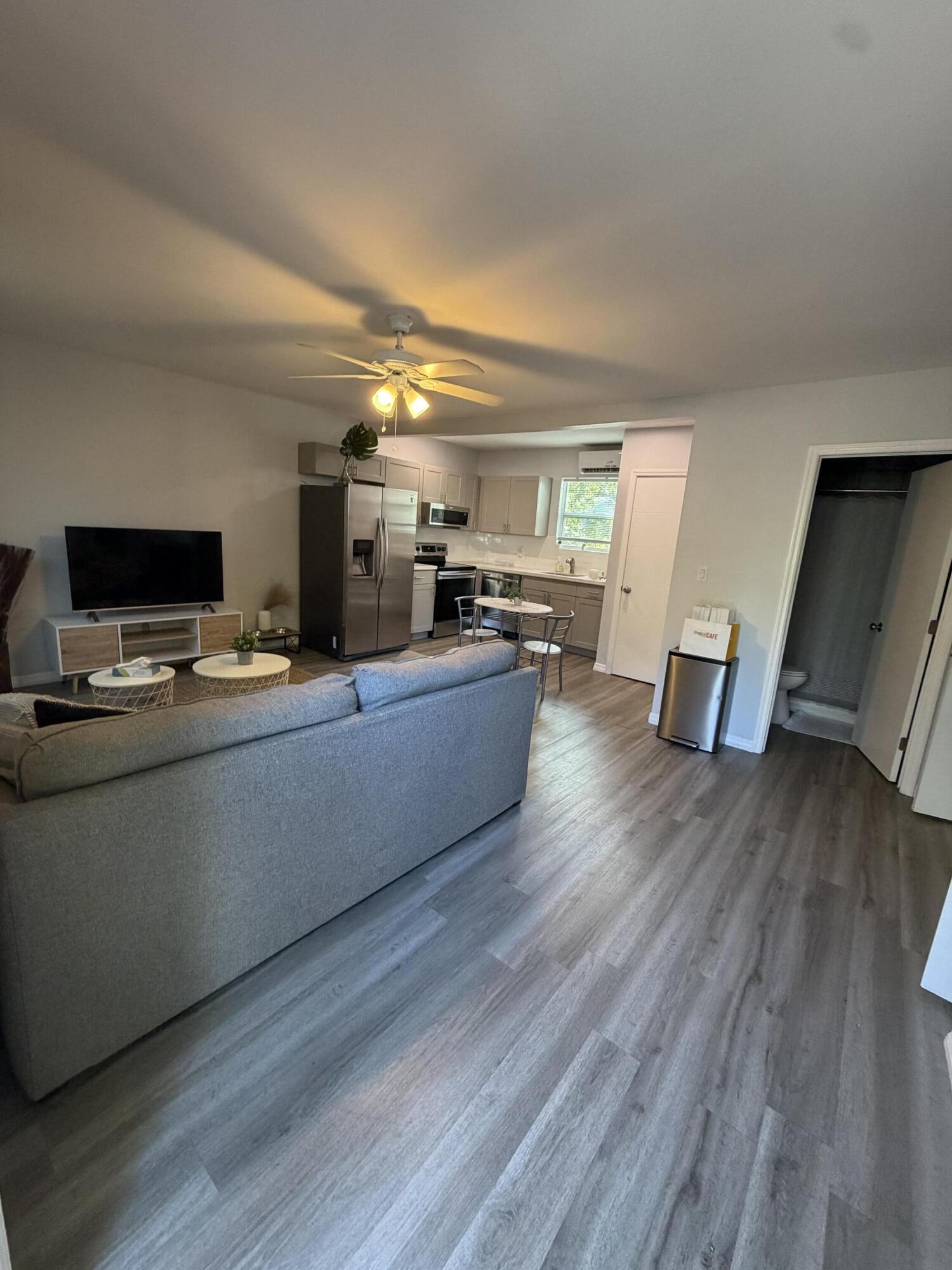 14th Ave, Fort Lauderdale, FL 33312