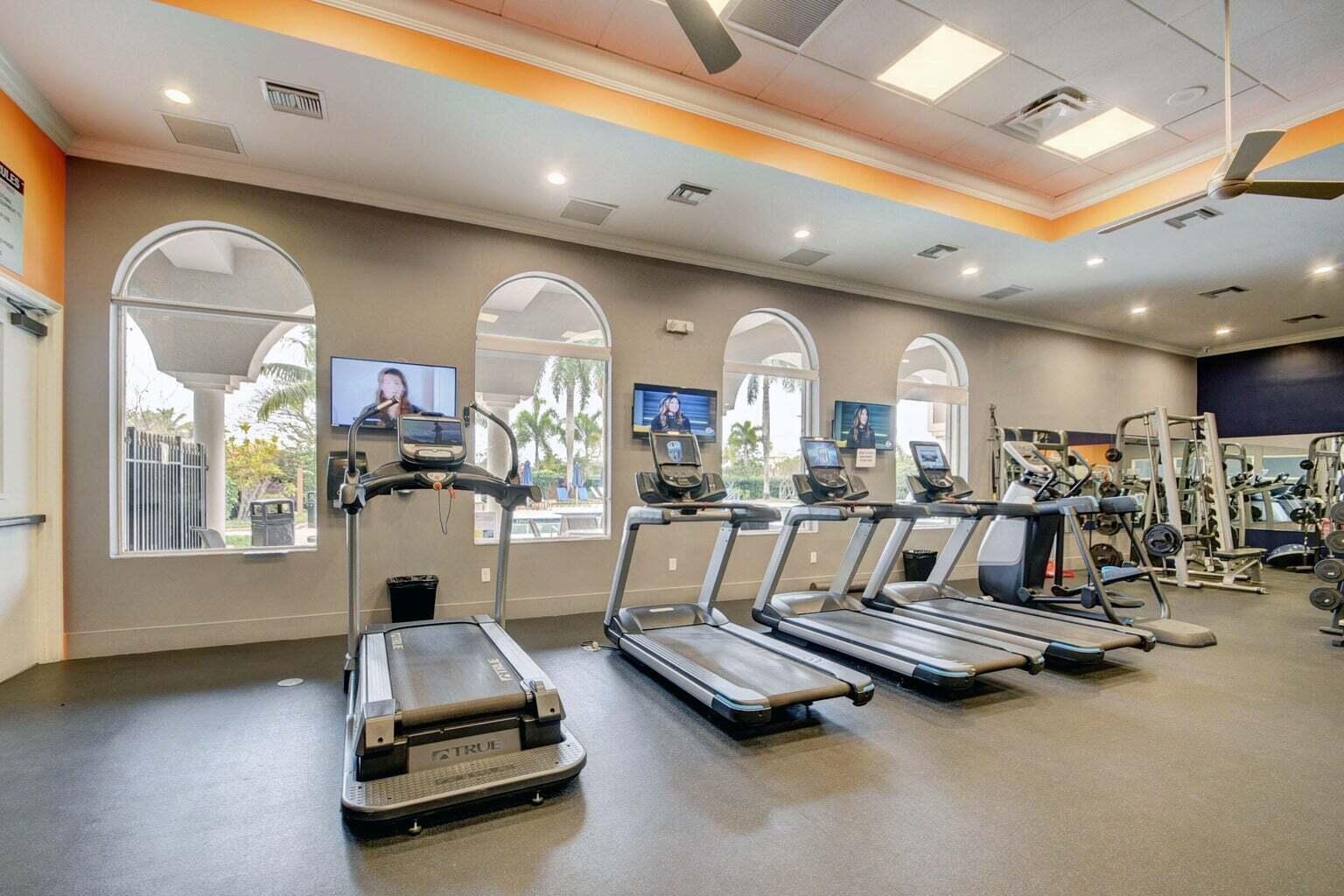 Osprey Point Cir, Wellington, FL 33449