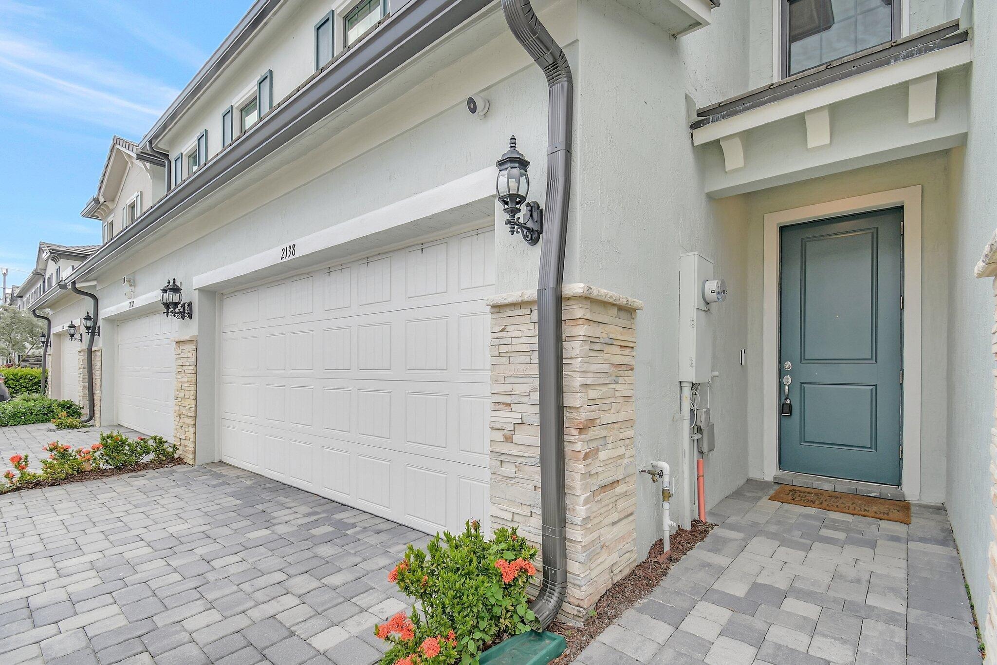 Appleton Cir, Oakland Park, FL 33309