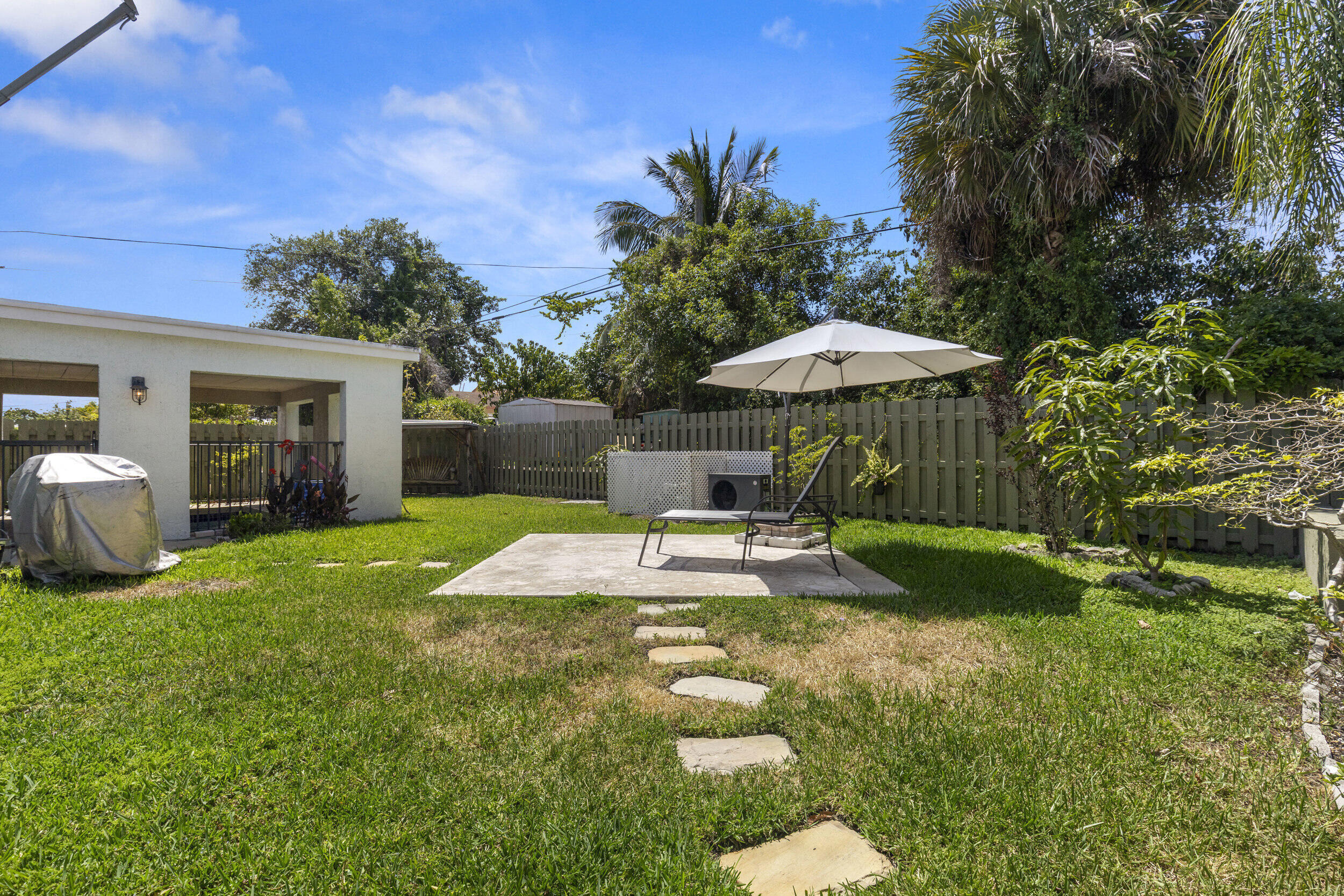Hansen St, West Palm Beach, FL 33405