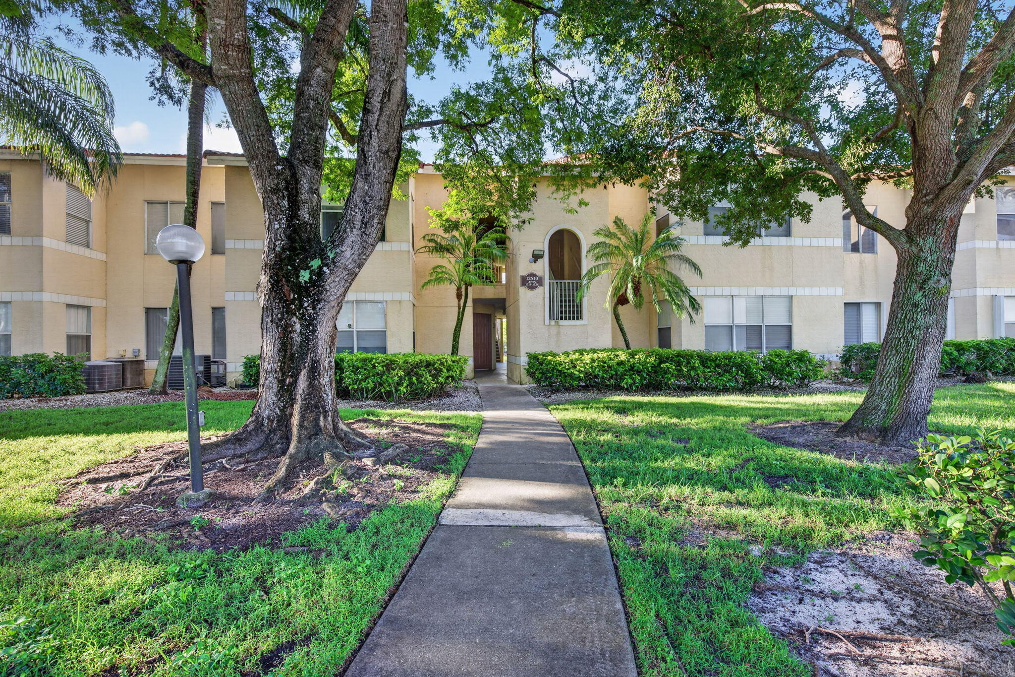 Vista Isles Dr, Plantation, FL 33325