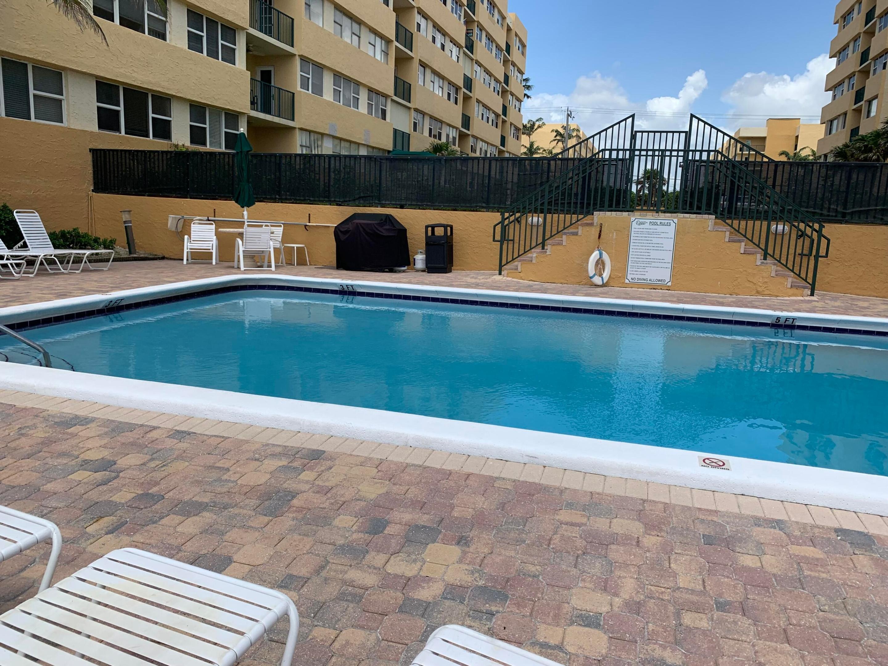 Hillsboro Mile , Hillsboro Beach, FL 33062