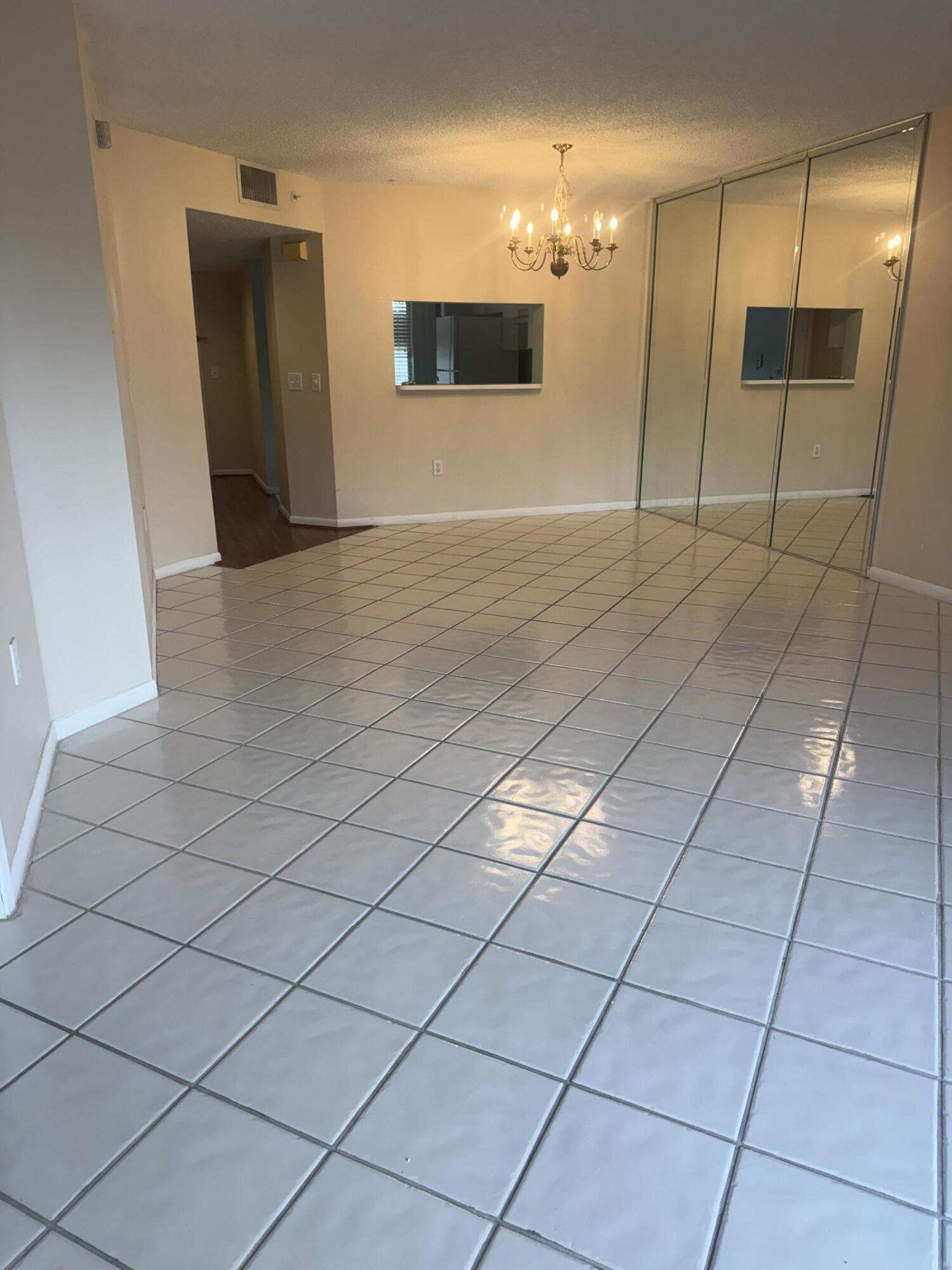 15th St, Pembroke Pines, FL 33027