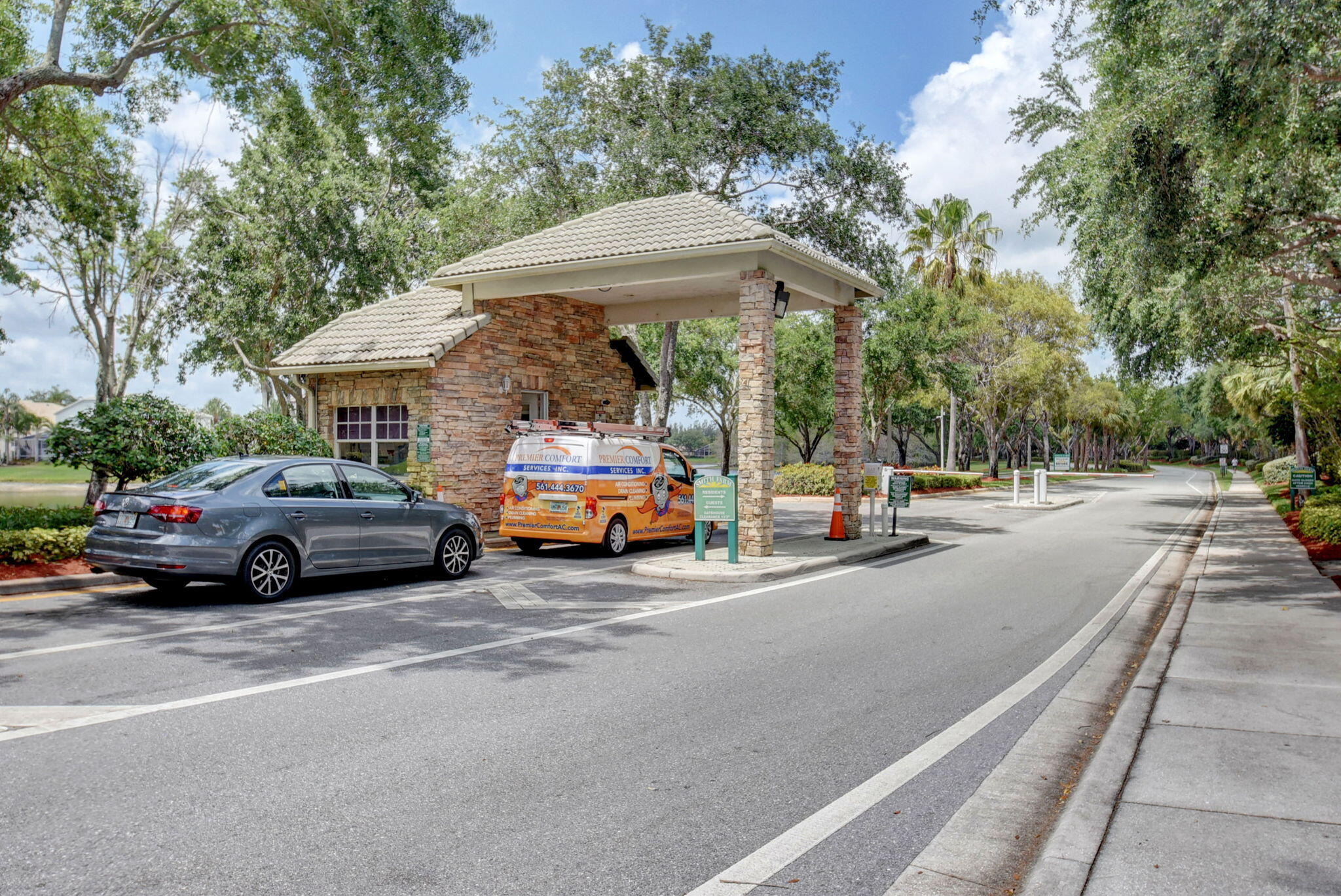 Downwinds Ln, Lake Worth, FL 33467