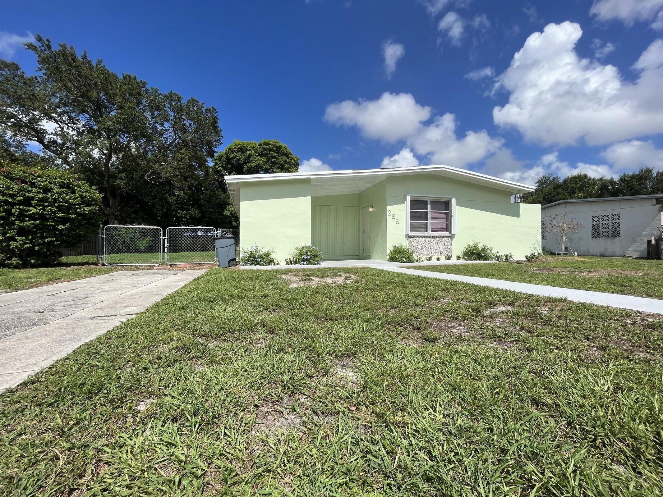 Abeto Ln, Port Saint Lucie, FL 34983