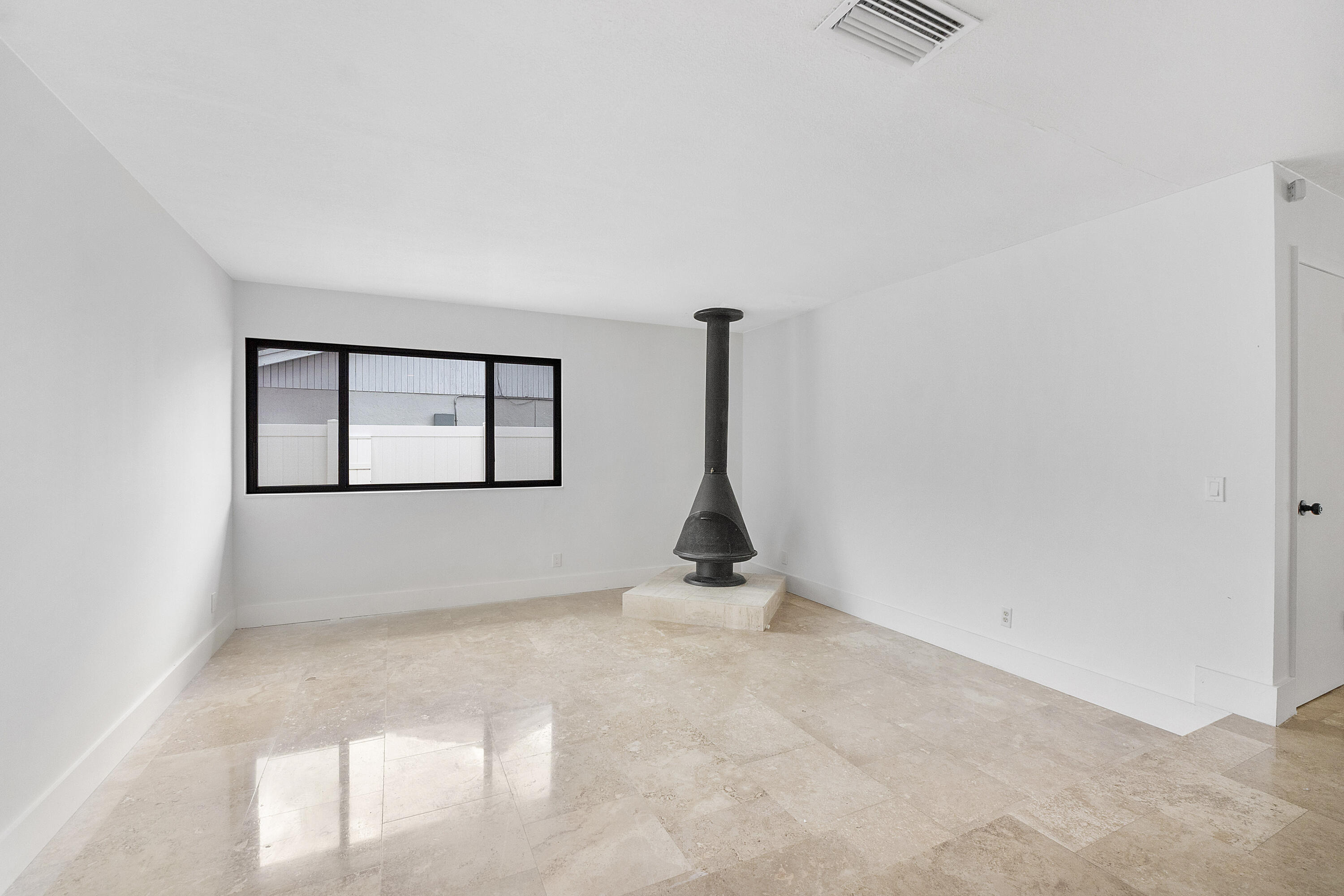 Sailboat Dr, Hollywood, FL 33026