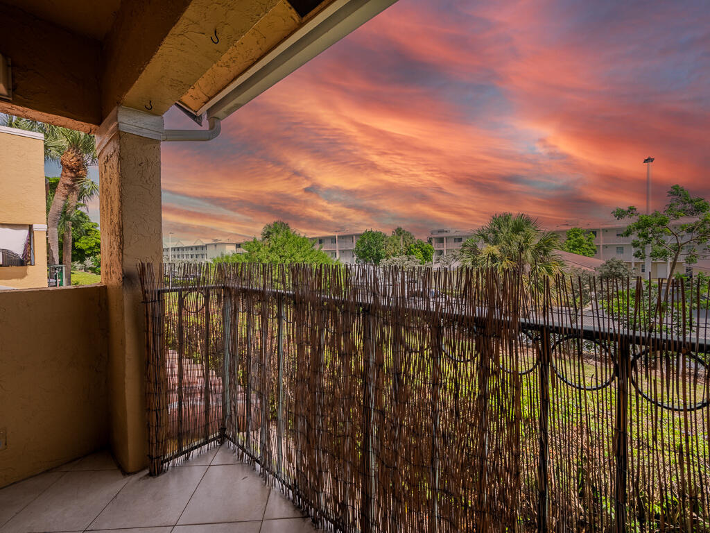 Lake Shore Dr, West Palm Beach, FL 33403