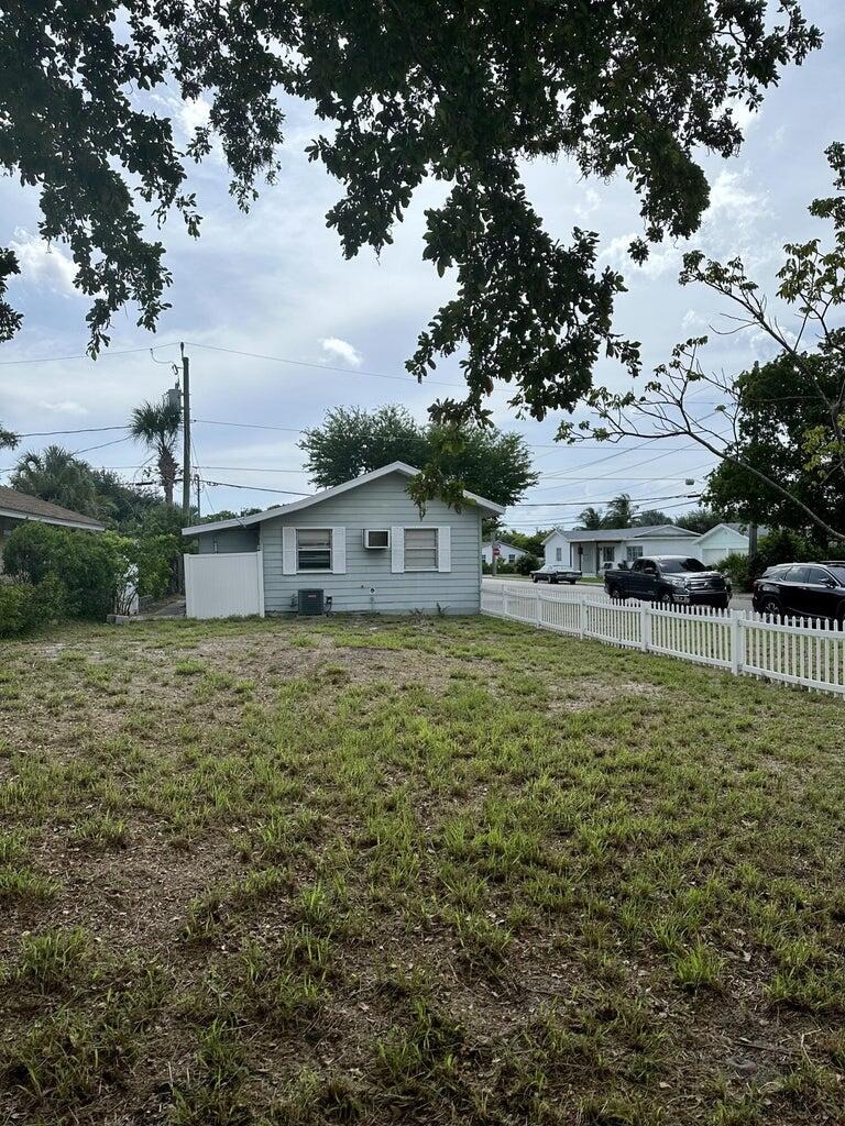 12th Ave, Lake Worth Beach, FL 33460 #1