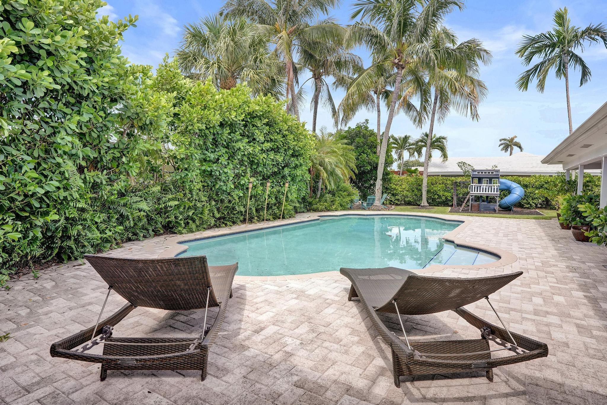 Mendota Ln, Sea Ranch Lakes, FL 33308