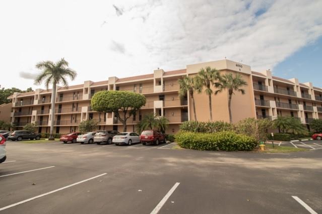 Coral Lake Dr, Margate, FL 33063