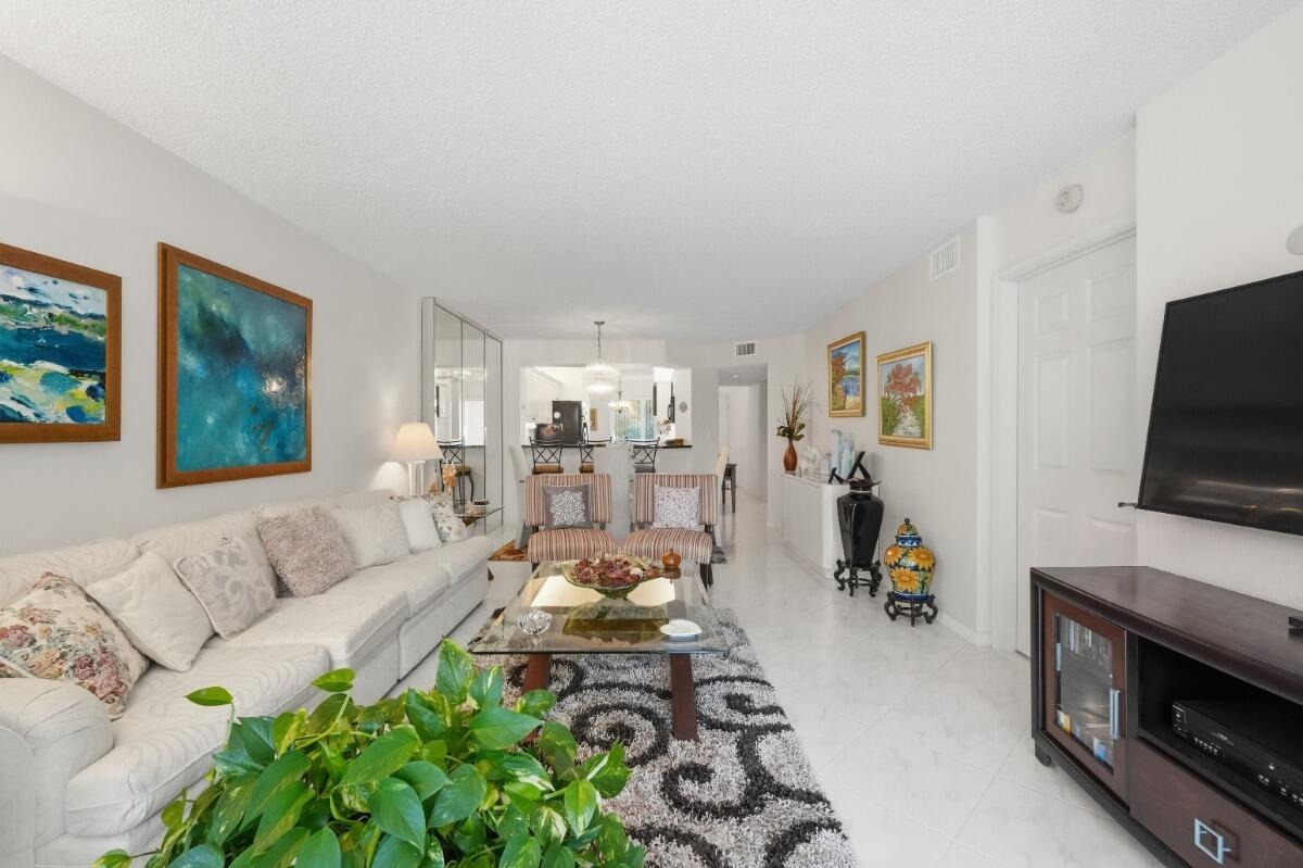 Trent Dr, Tamarac, FL 33321