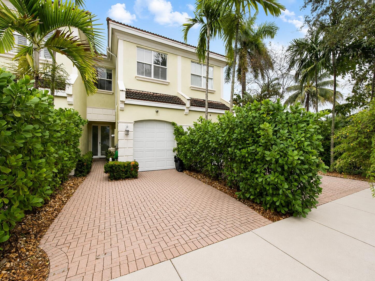 14th Ave, Fort Lauderdale, FL 33304