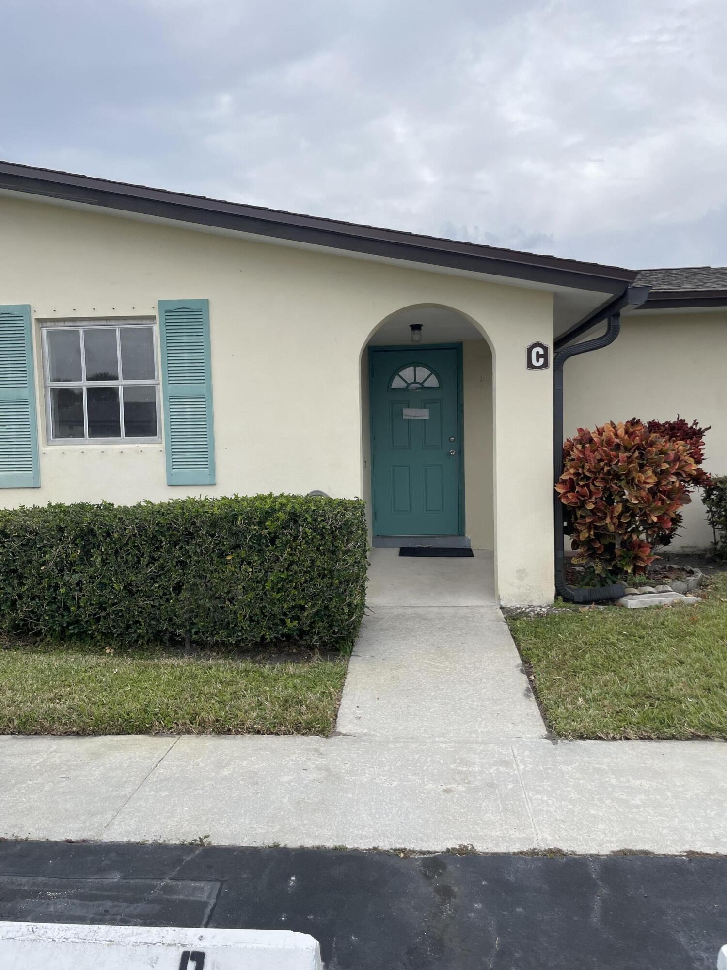Ashley Dr, West Palm Beach, FL 33415