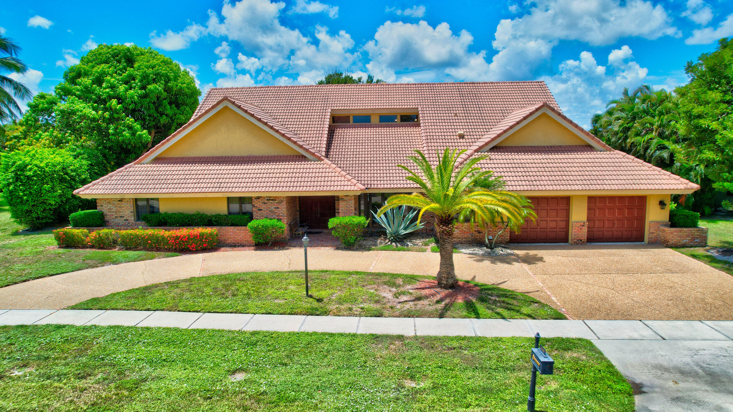 Equestrian Dr, Boca Raton, FL 33434