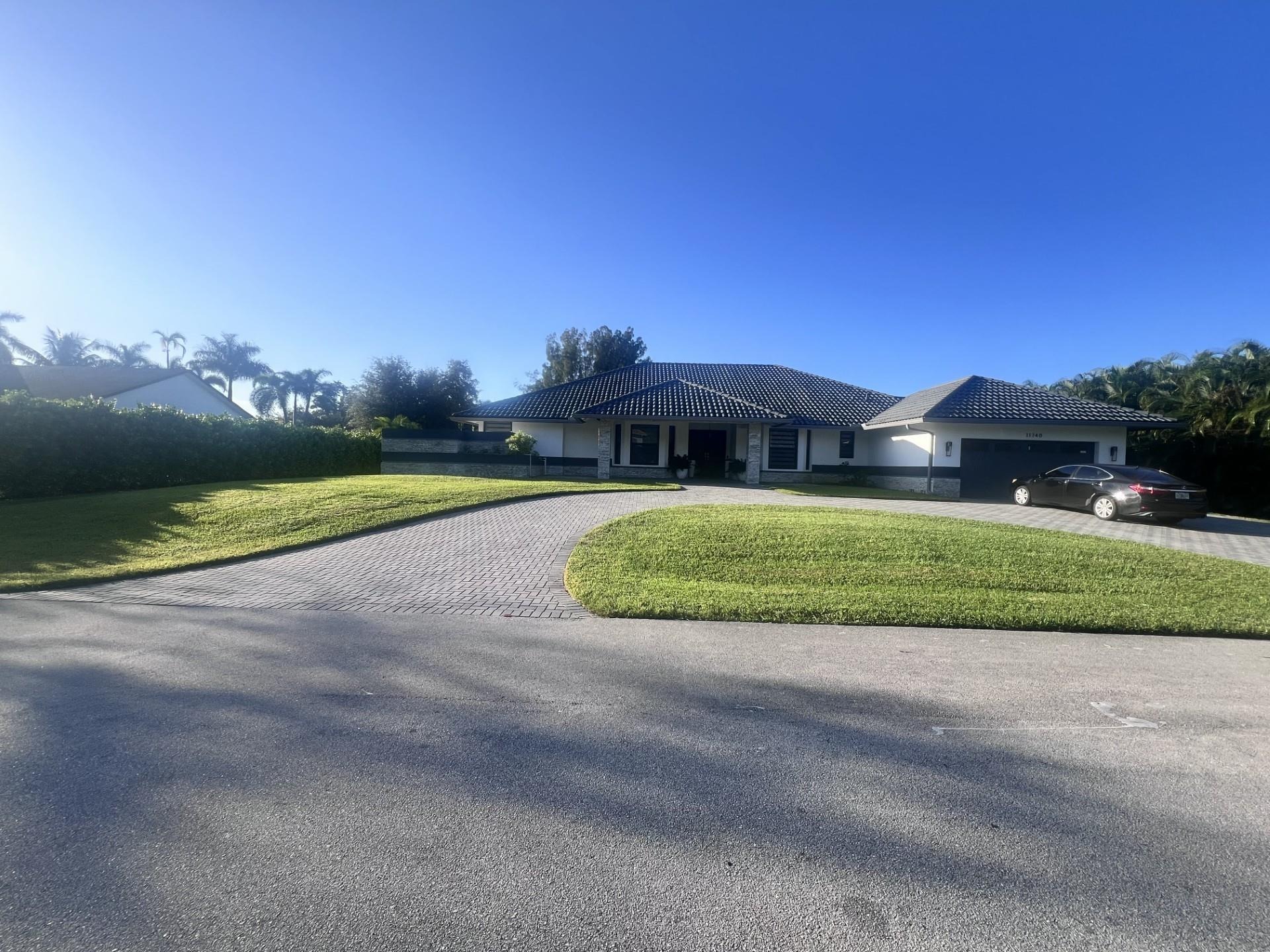 11740 Hermitage Dr  