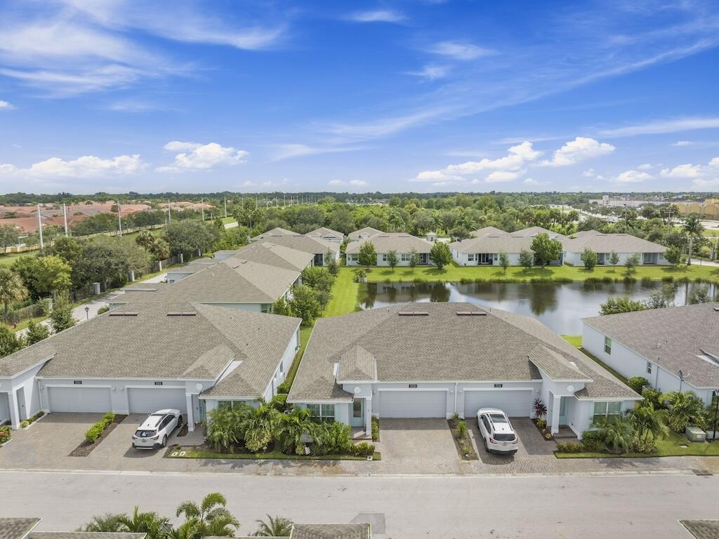Bella Vista Cir, Vero Beach, FL 32966