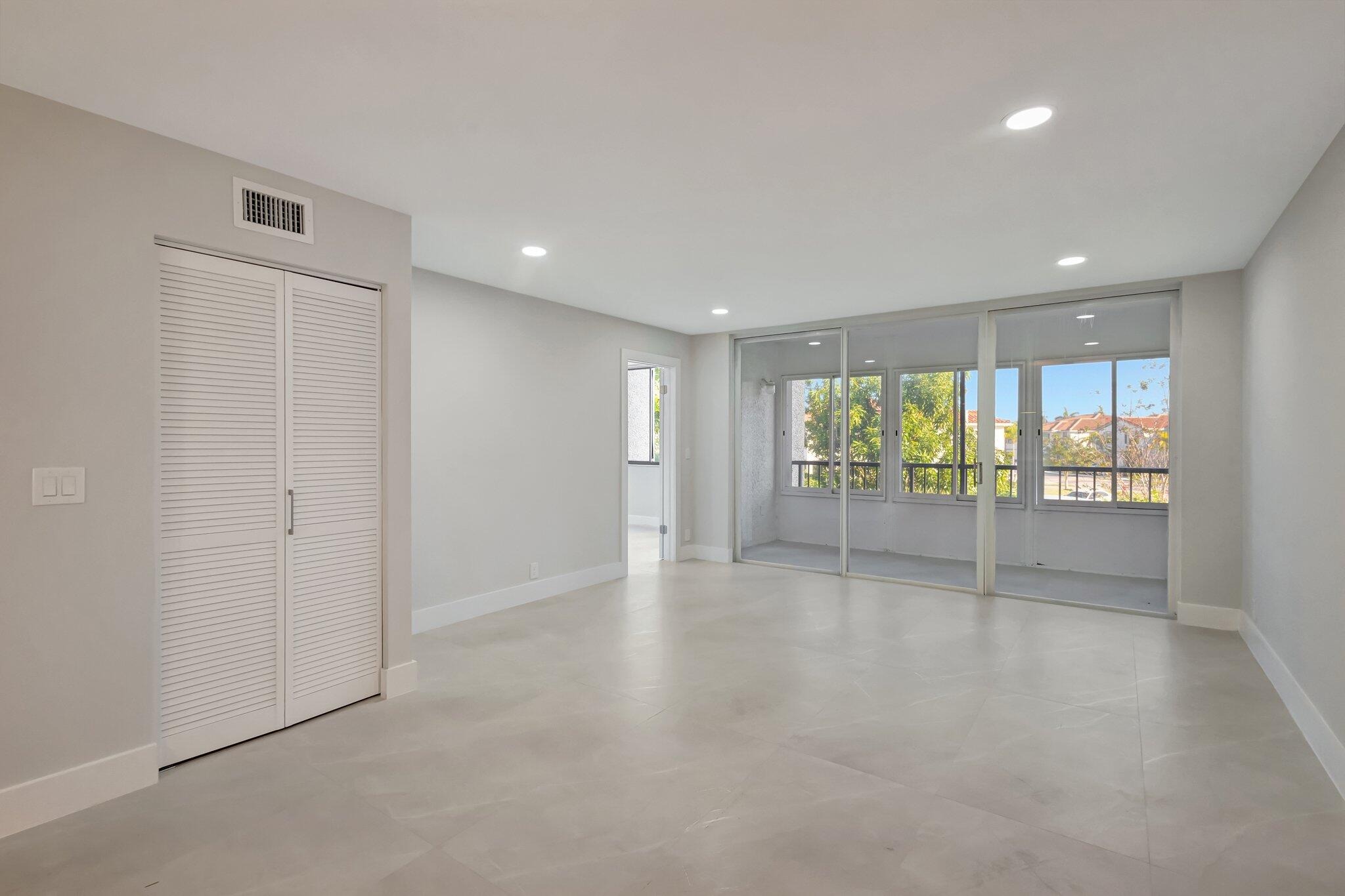 Tivoli Ct, Lake Worth, FL 33467