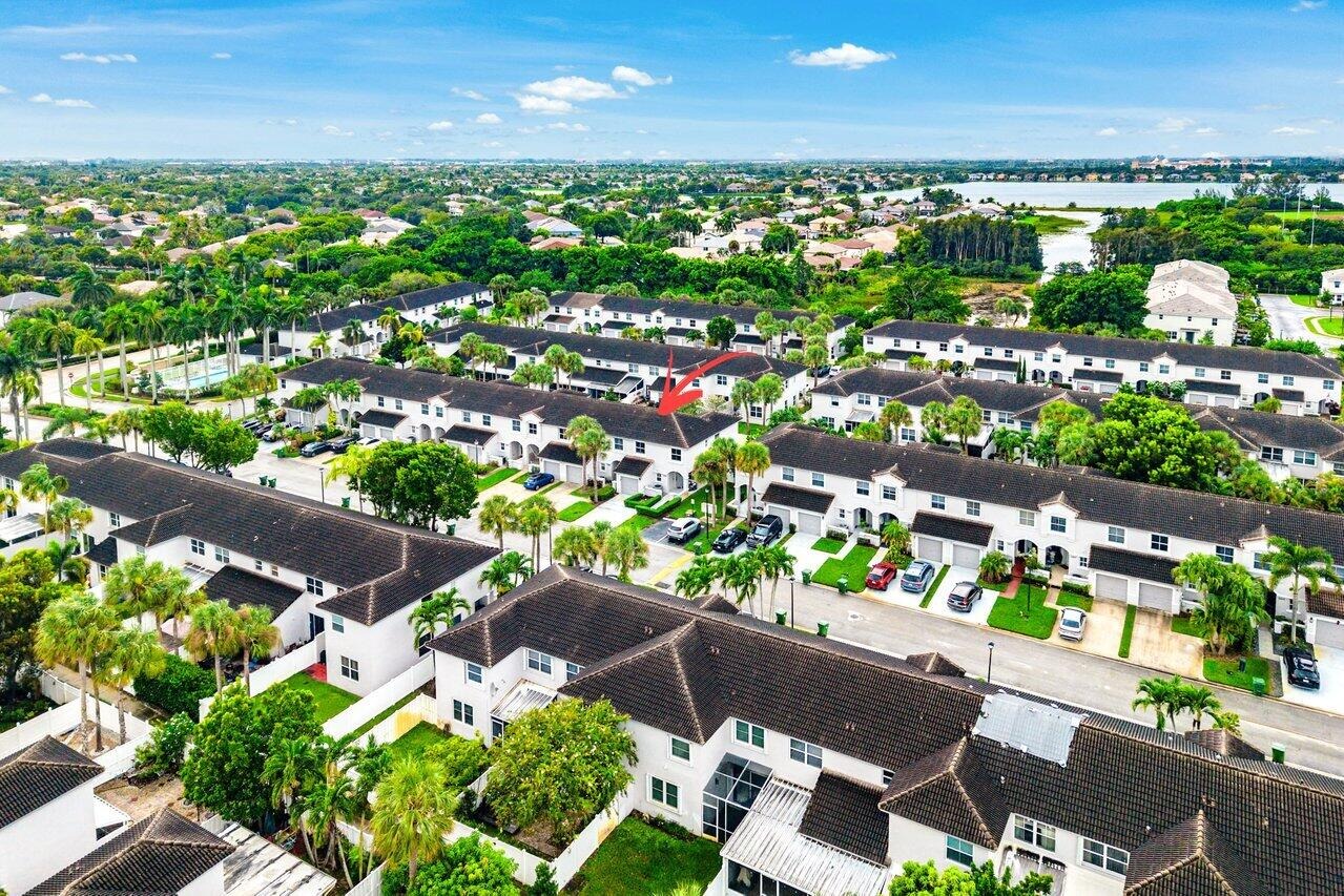 1st Pl, Pembroke Pines, FL 33027