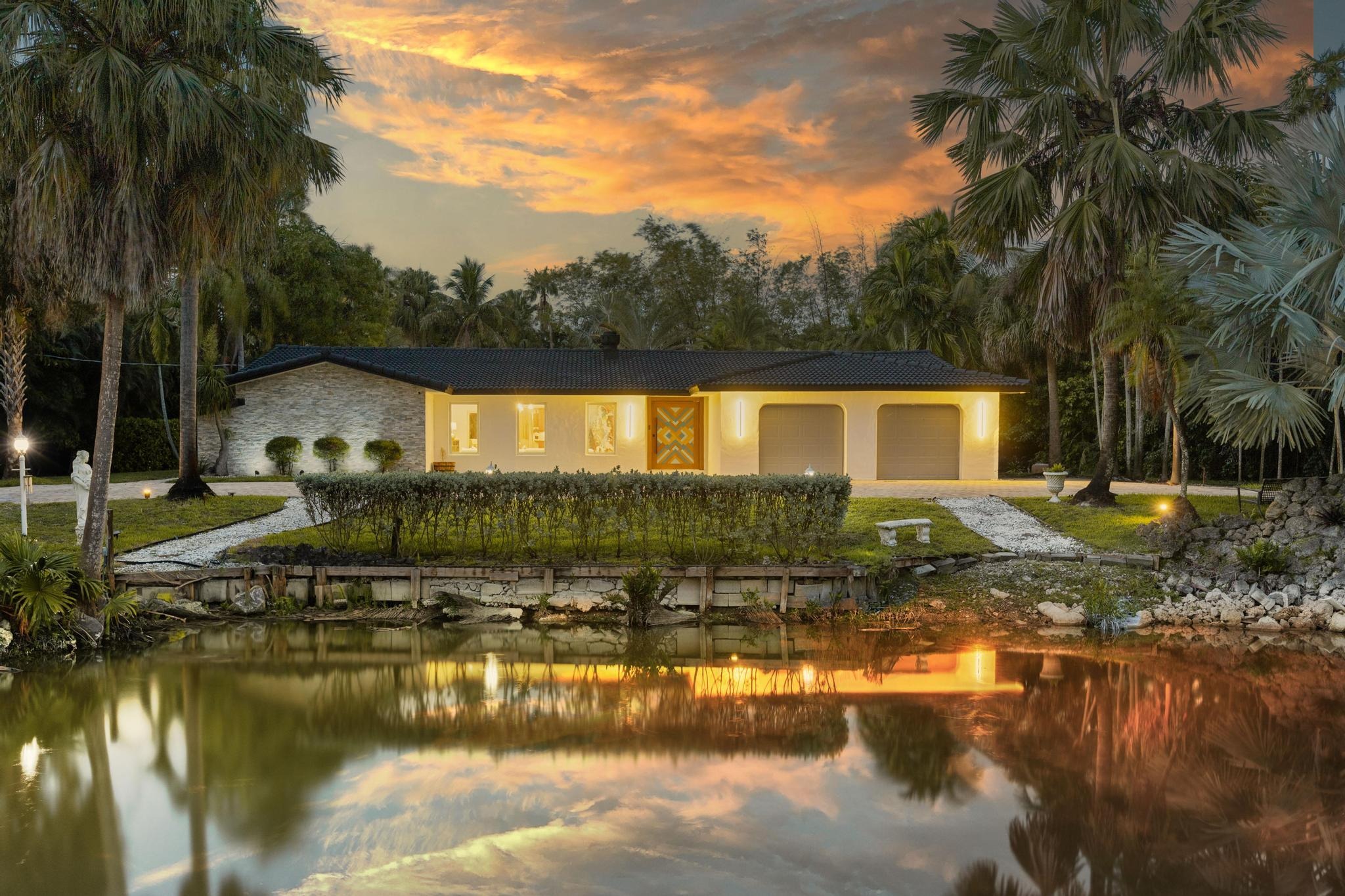 21st Ct, Plantation, FL 33323