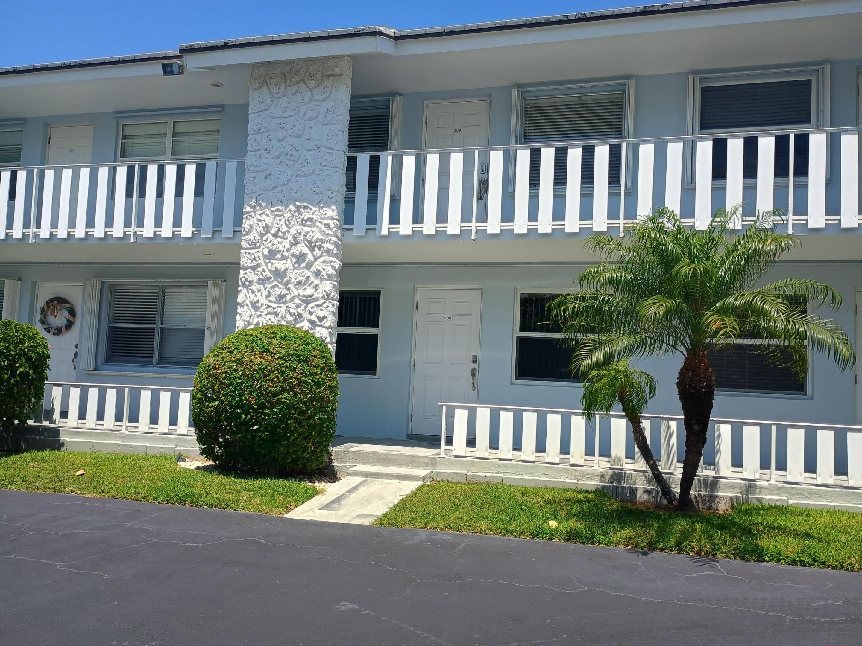 Ocean Blvd, Ocean Ridge, FL 33435