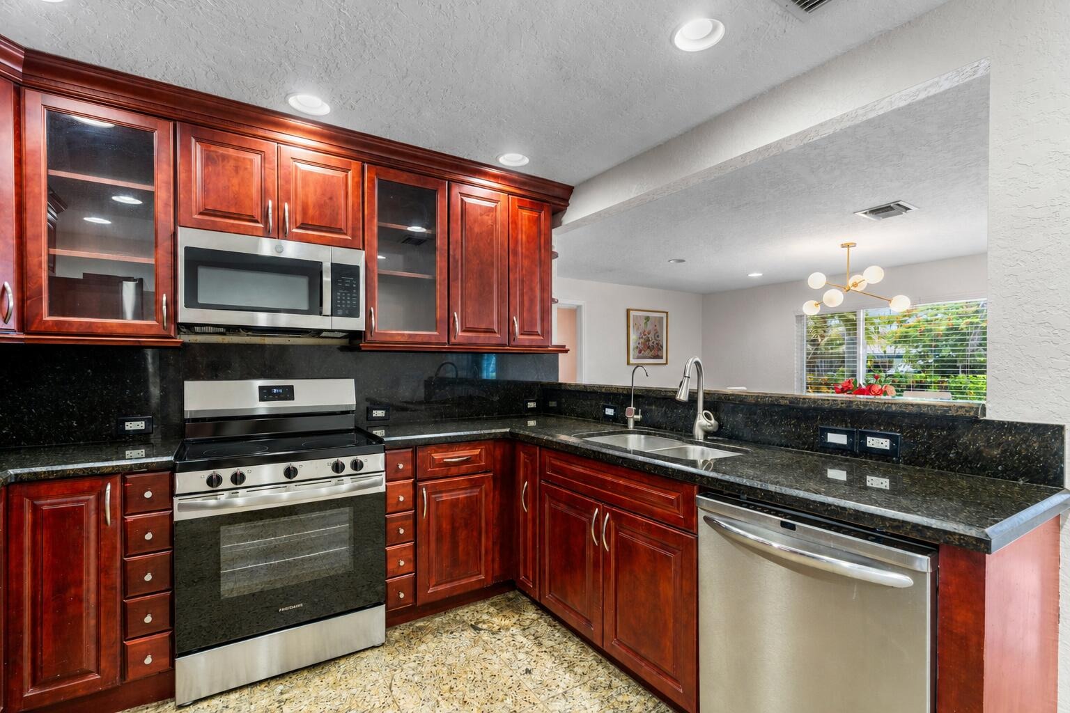 2nd St, Boca Raton, FL 33432