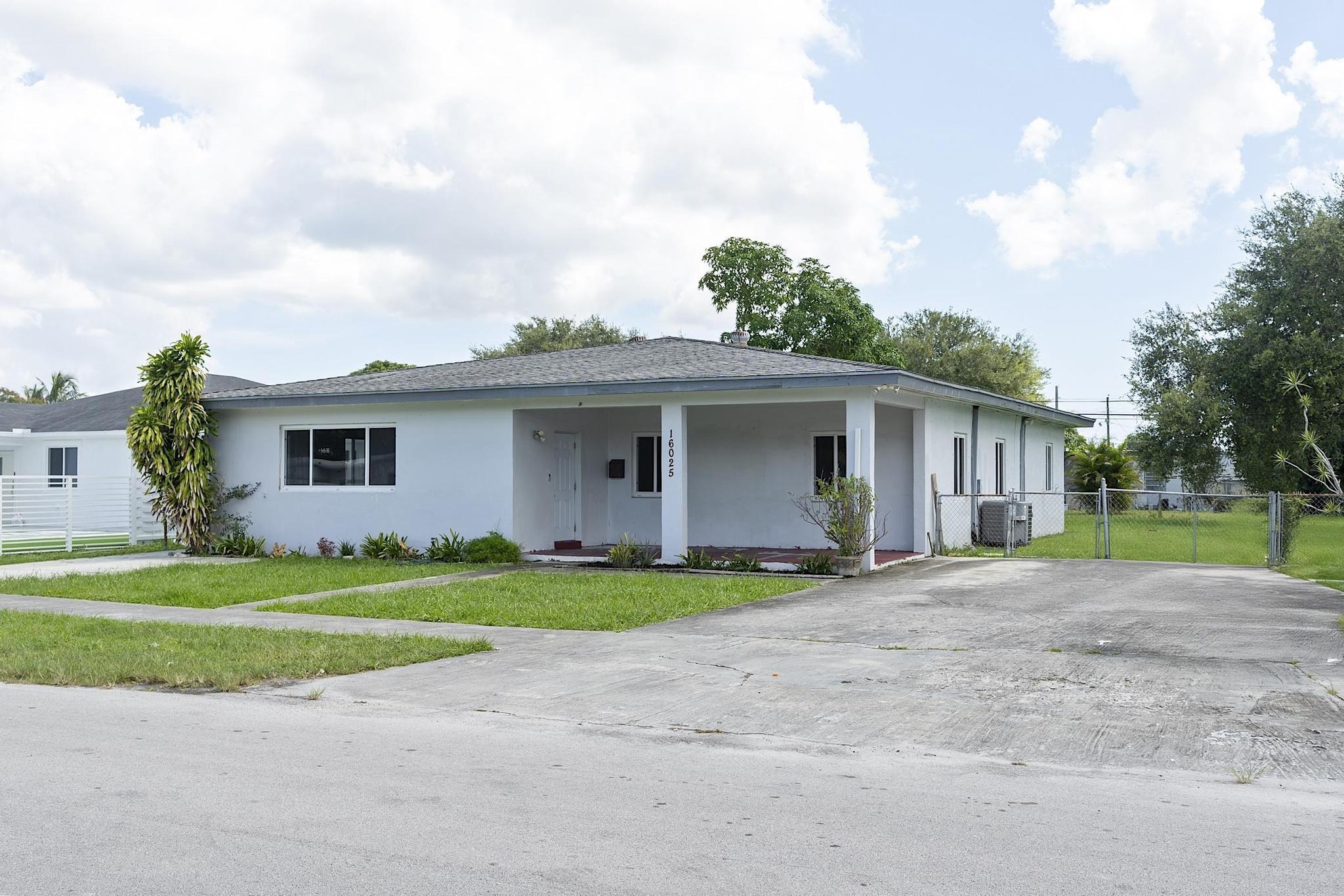 20th Ave, Opa Locka, FL 33054 #1